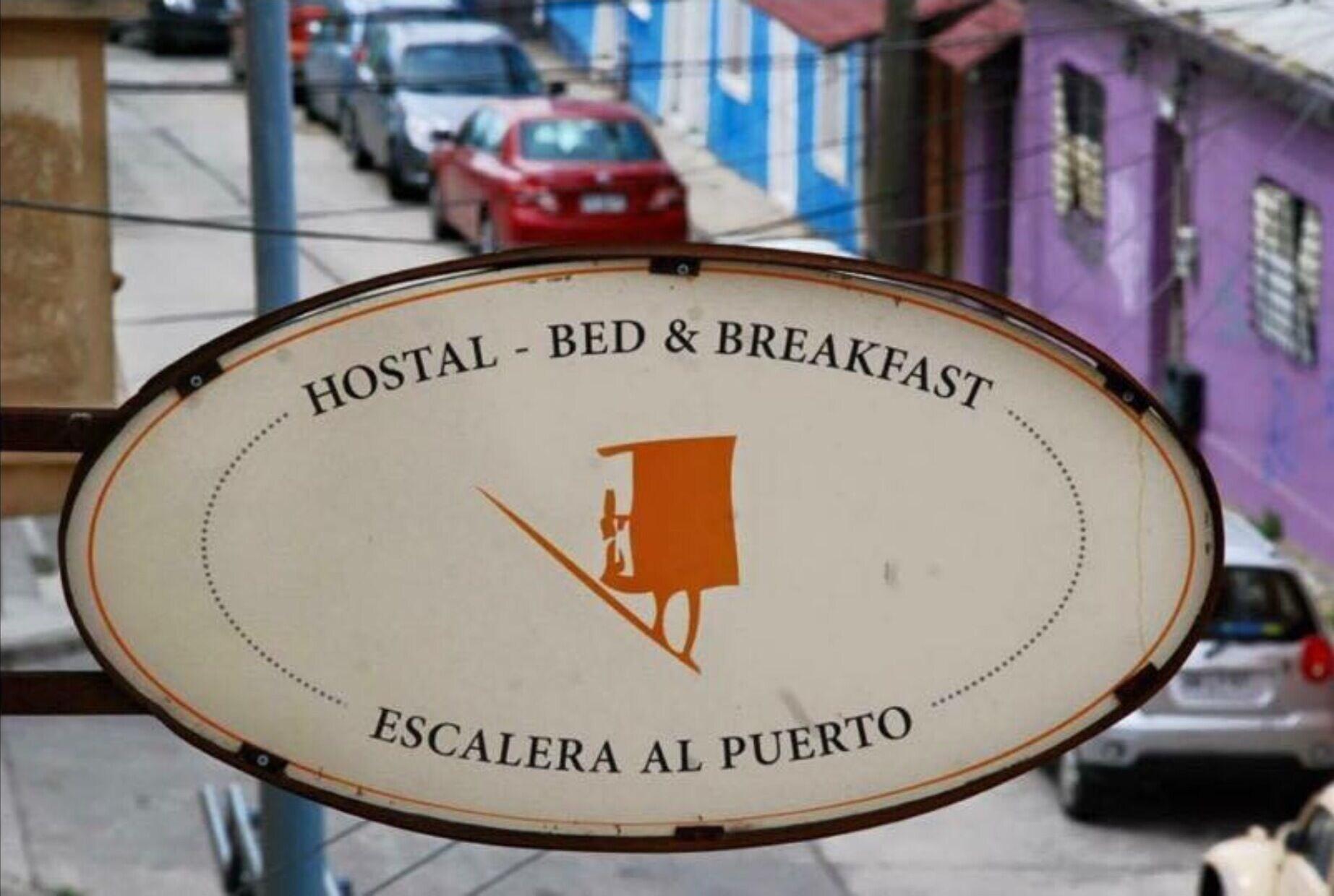 Vista Exterior Escalera al puerto Guest House