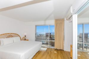 Arriendo temporal - Ilikai Tower 943 Condo - Walk to the Beach, Shops & Restaurants! by RedAwning
