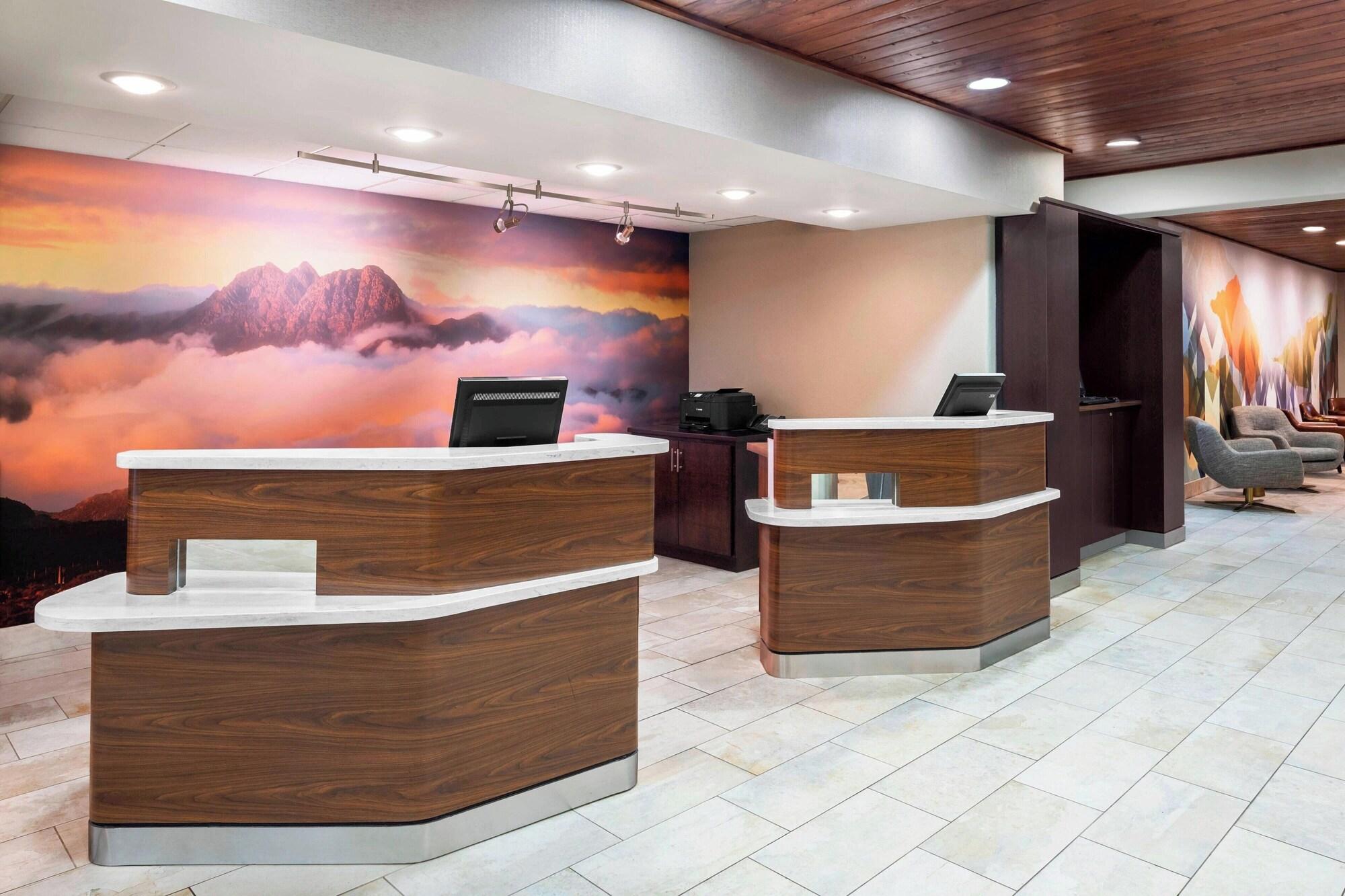 Vista Lobby Courtyard by Marriott Scottsdale North