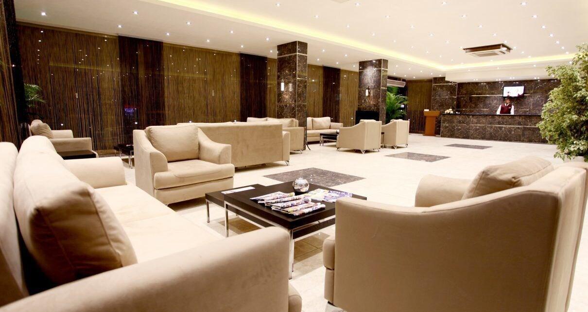Vista Lobby Pietra Hotel