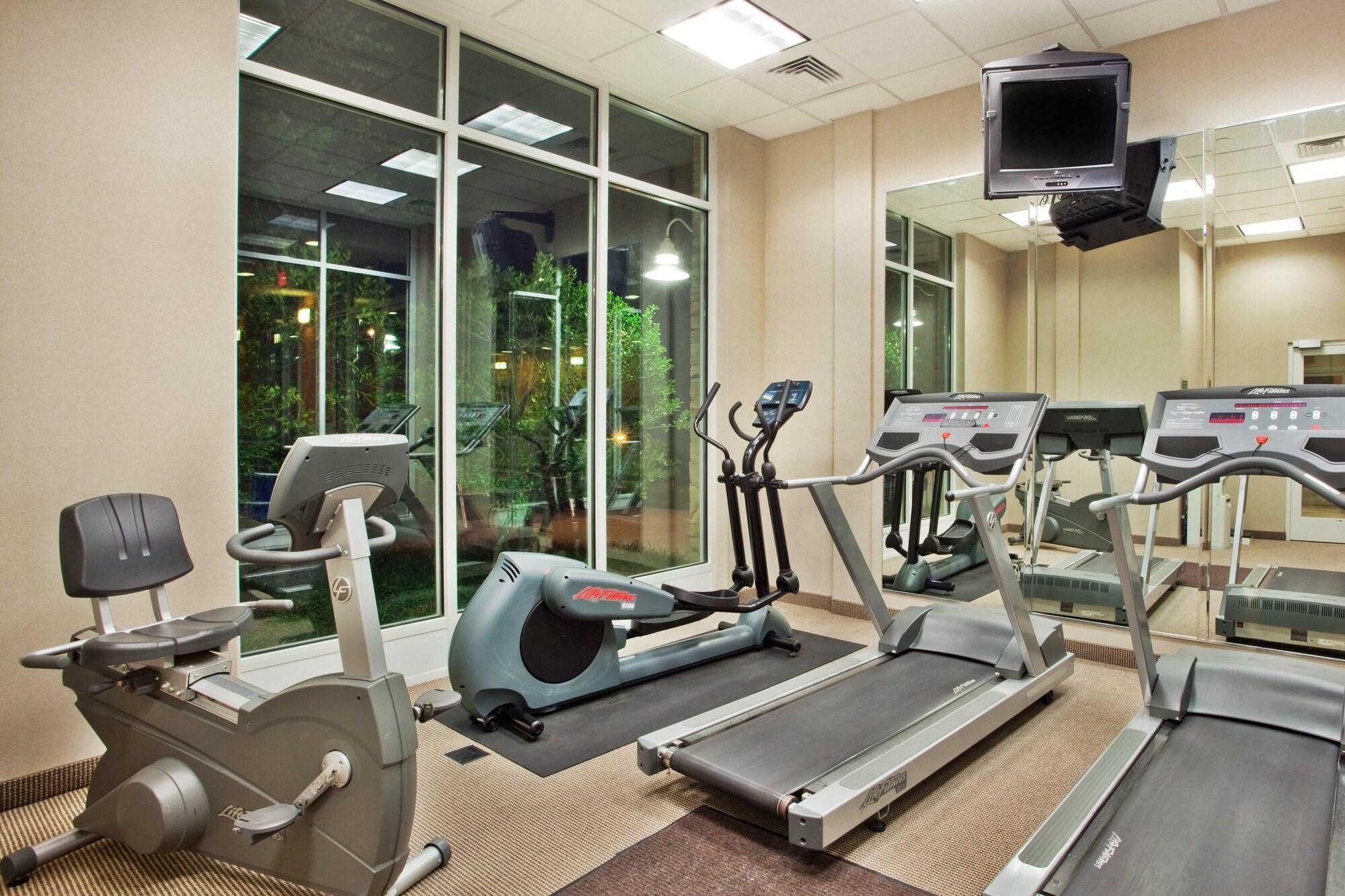 Gimnasio Holiday Inn Atlanta-Gas South Arena Area by IHG