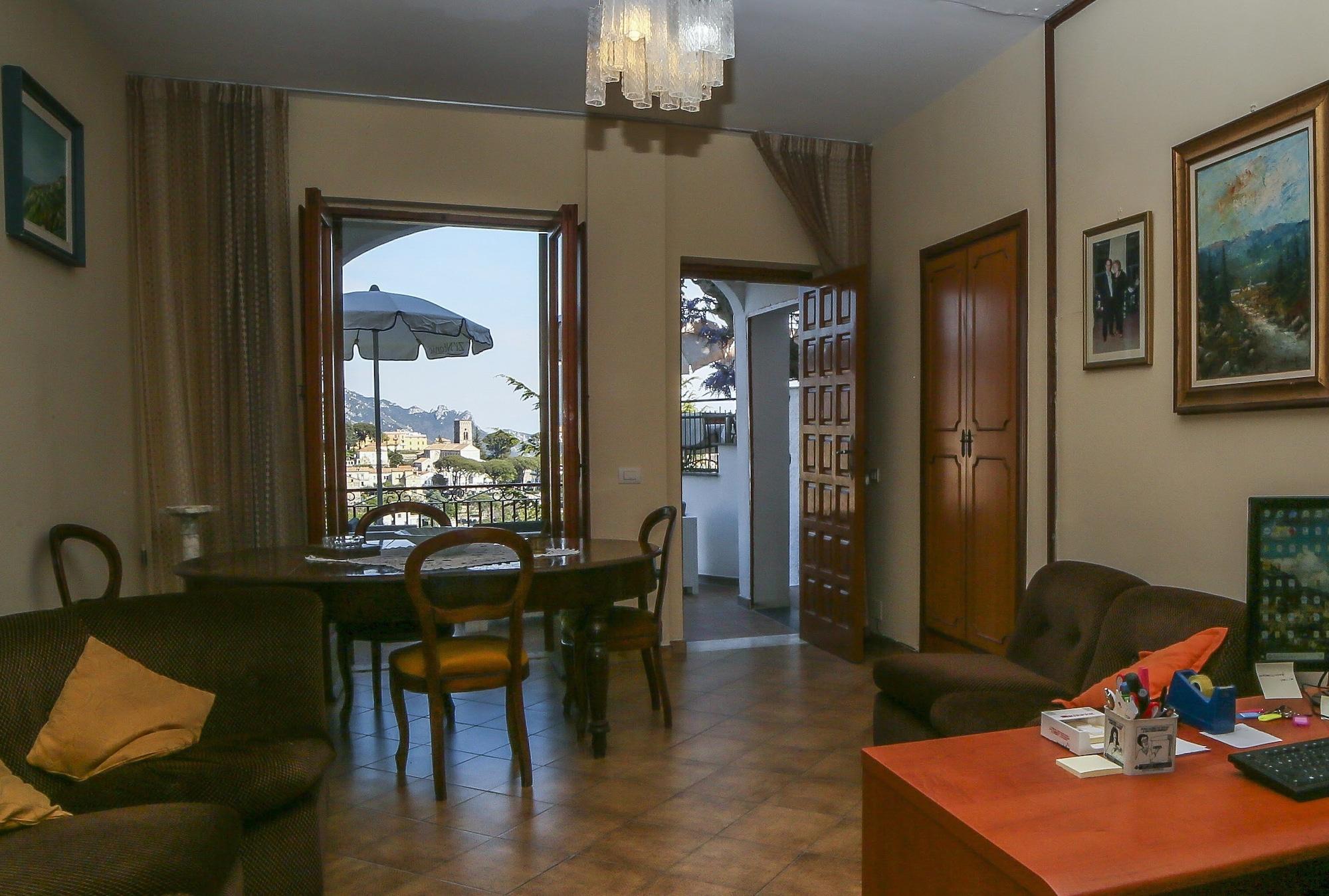 Vista Lobby Ravello View