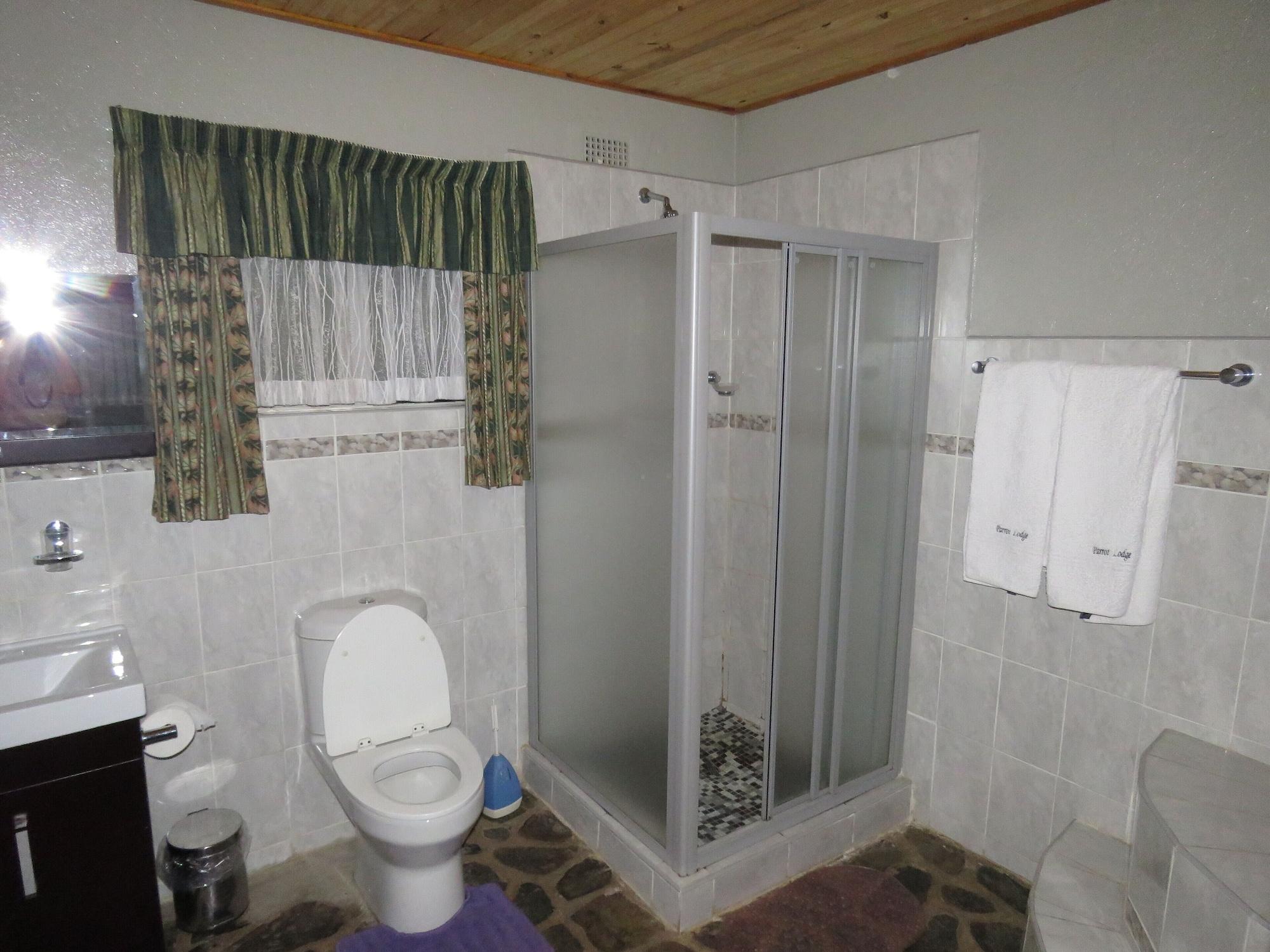 Equipamiento de Habitación Parrot Lodge