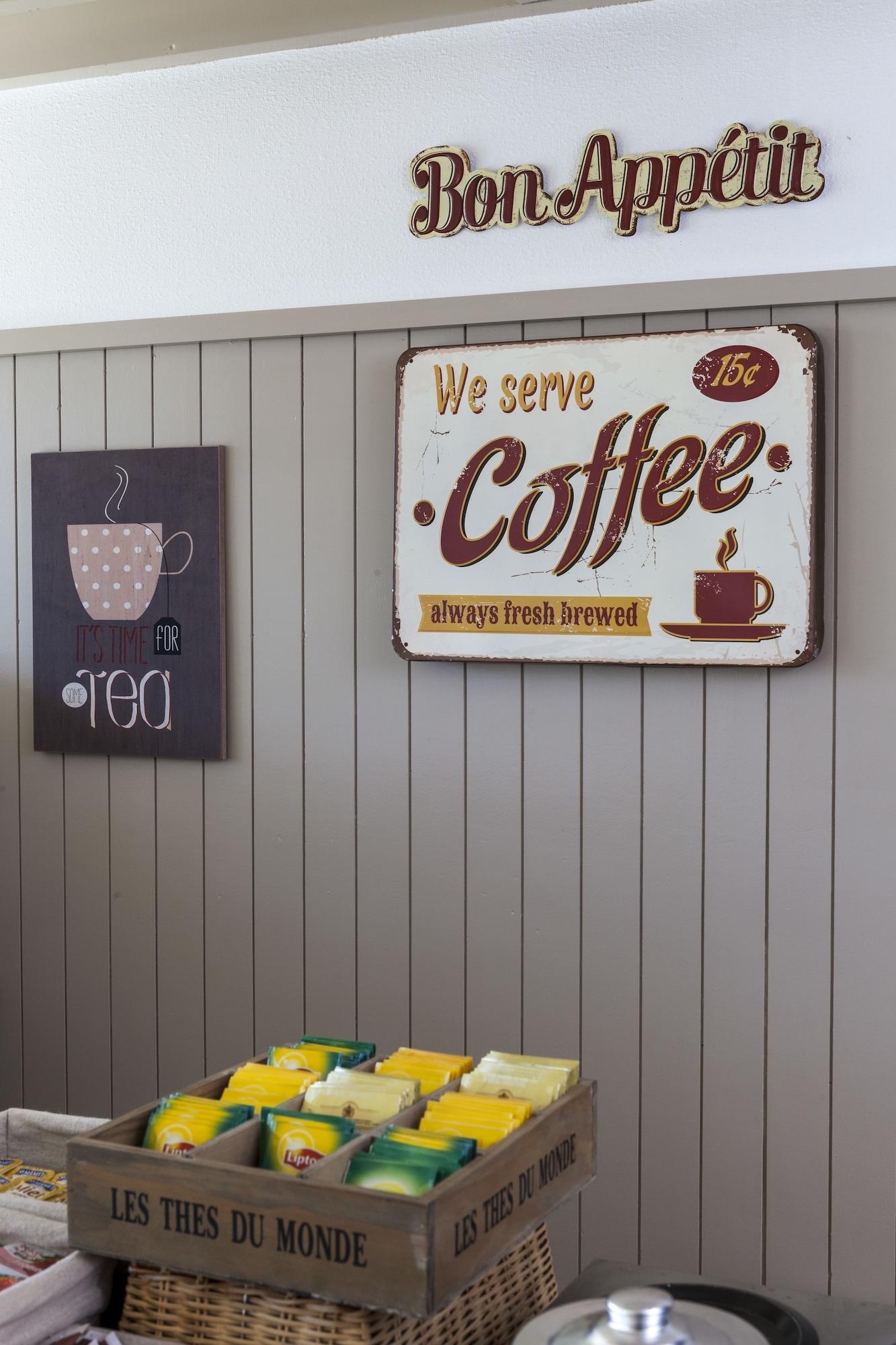 Bar/Salón Balladins Blois