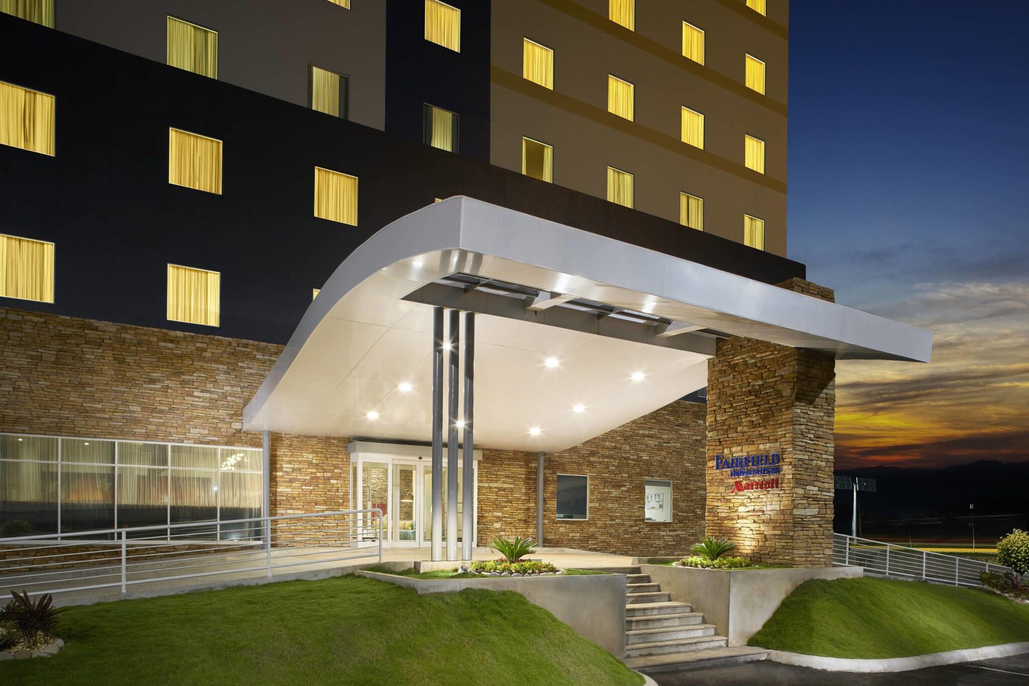 Vista Exterior Fairfield Inn & Suites by Marriott Villahermosa Tabasco