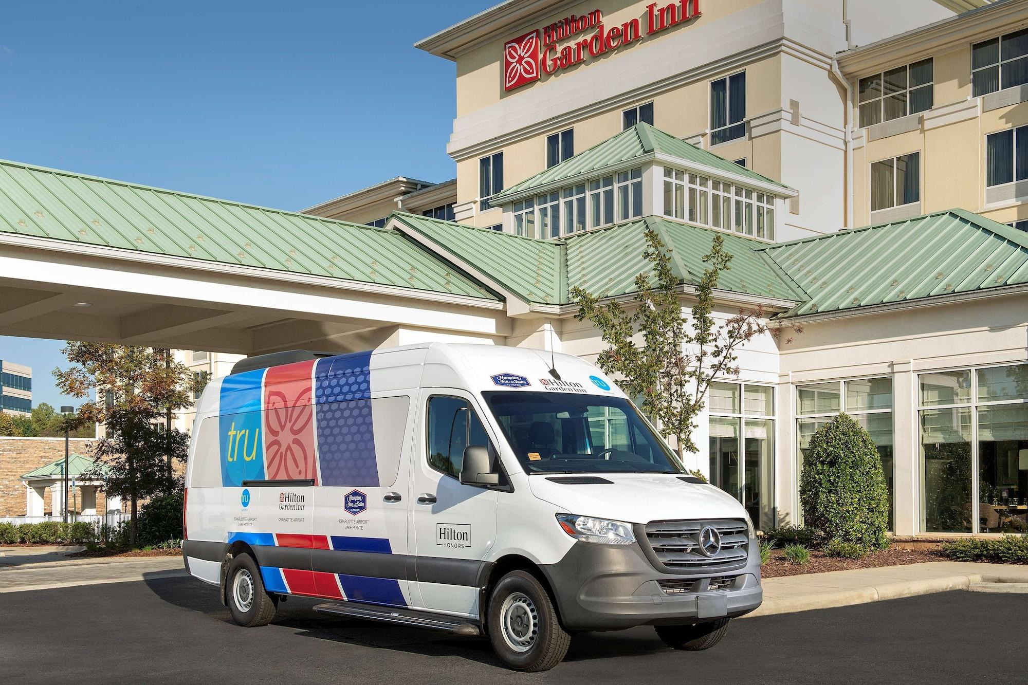 Vista Exterior Hilton Garden Inn Charlotte Airport