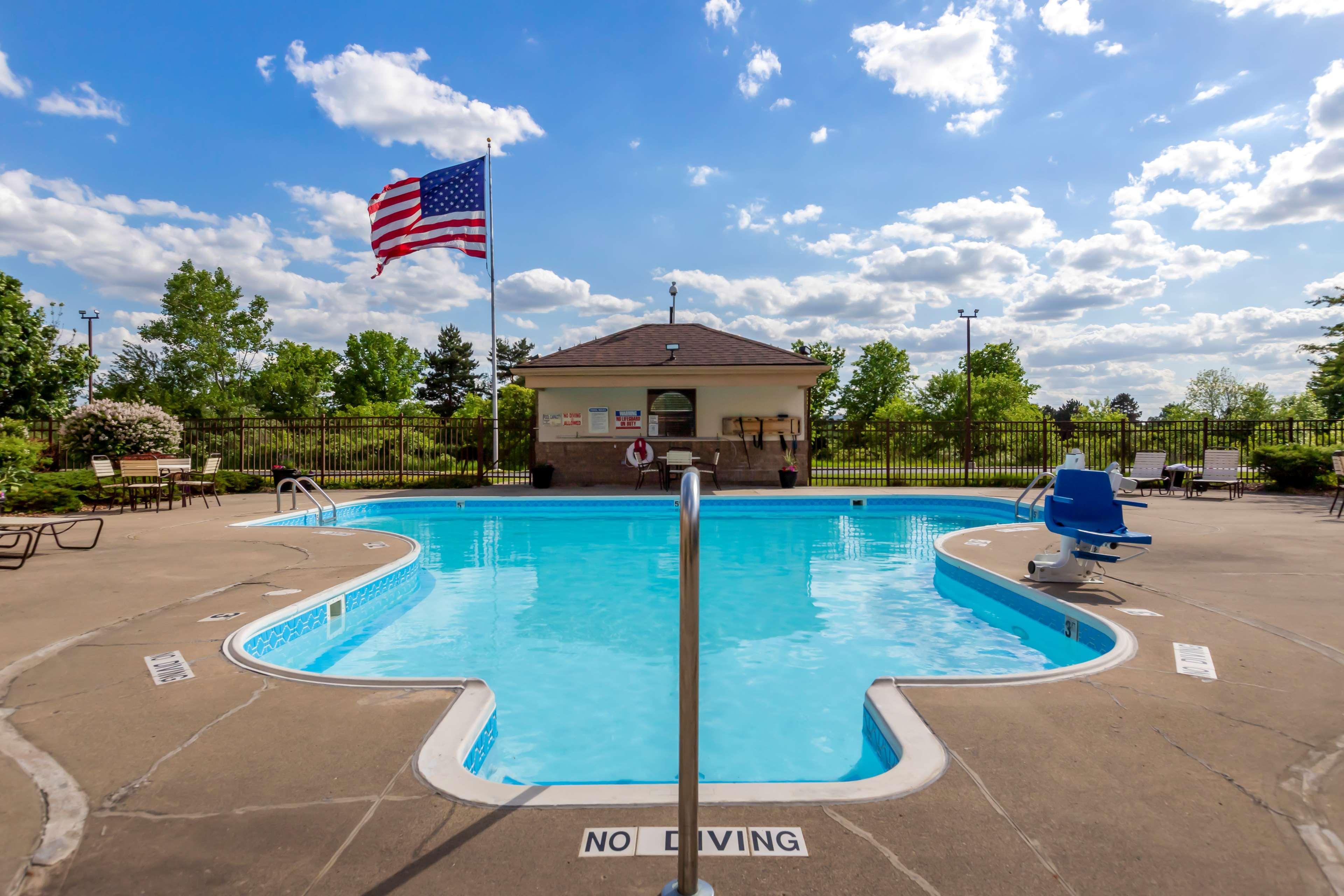 Vista Piscina Best Western Davison Inn