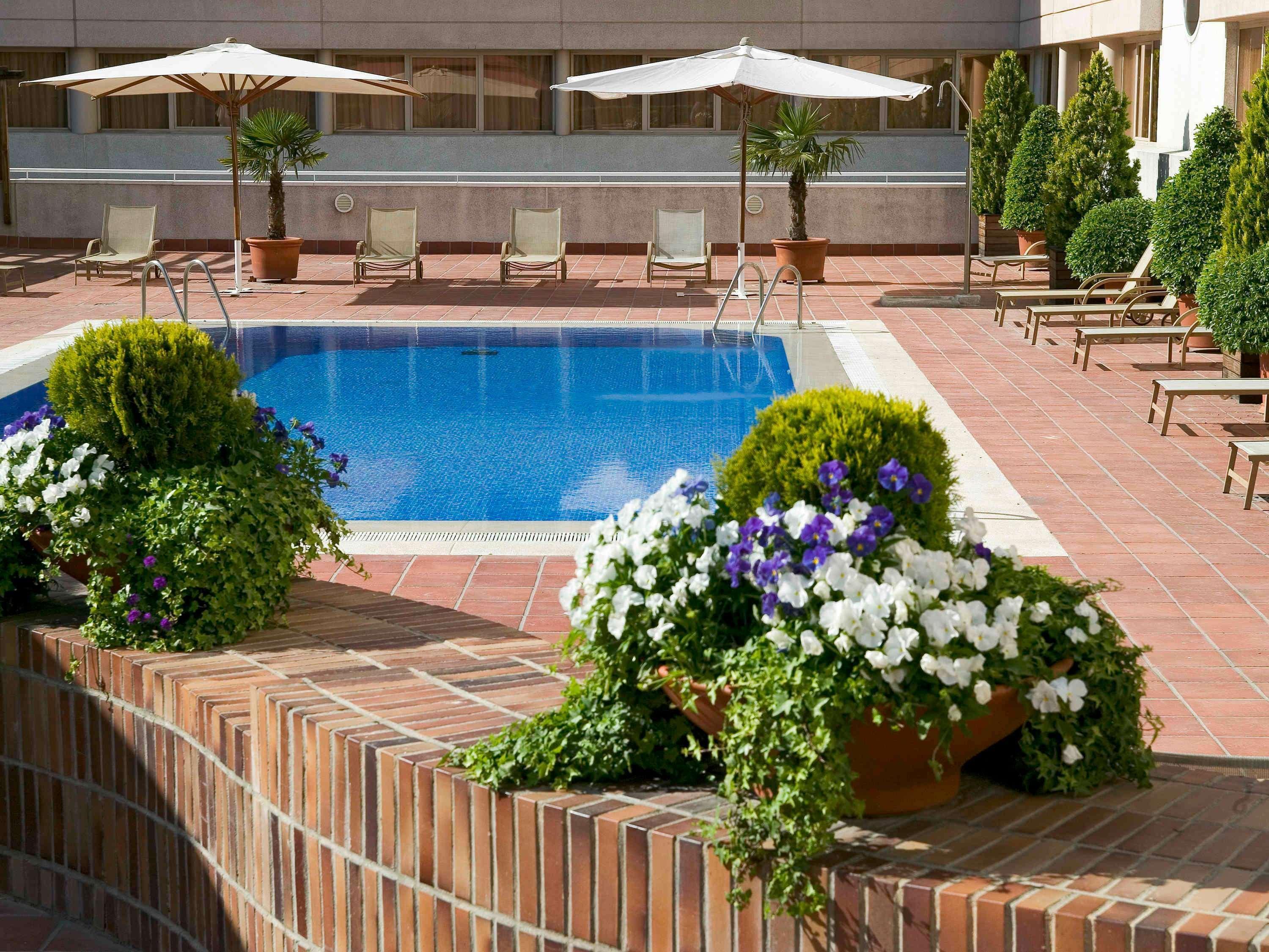 Vista Piscina Novotel Madrid Feria and Airport