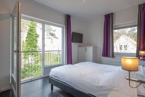 Alquiler Vacacional - Restyled Villa With 5 Bathrooms, Located in a Green Area
