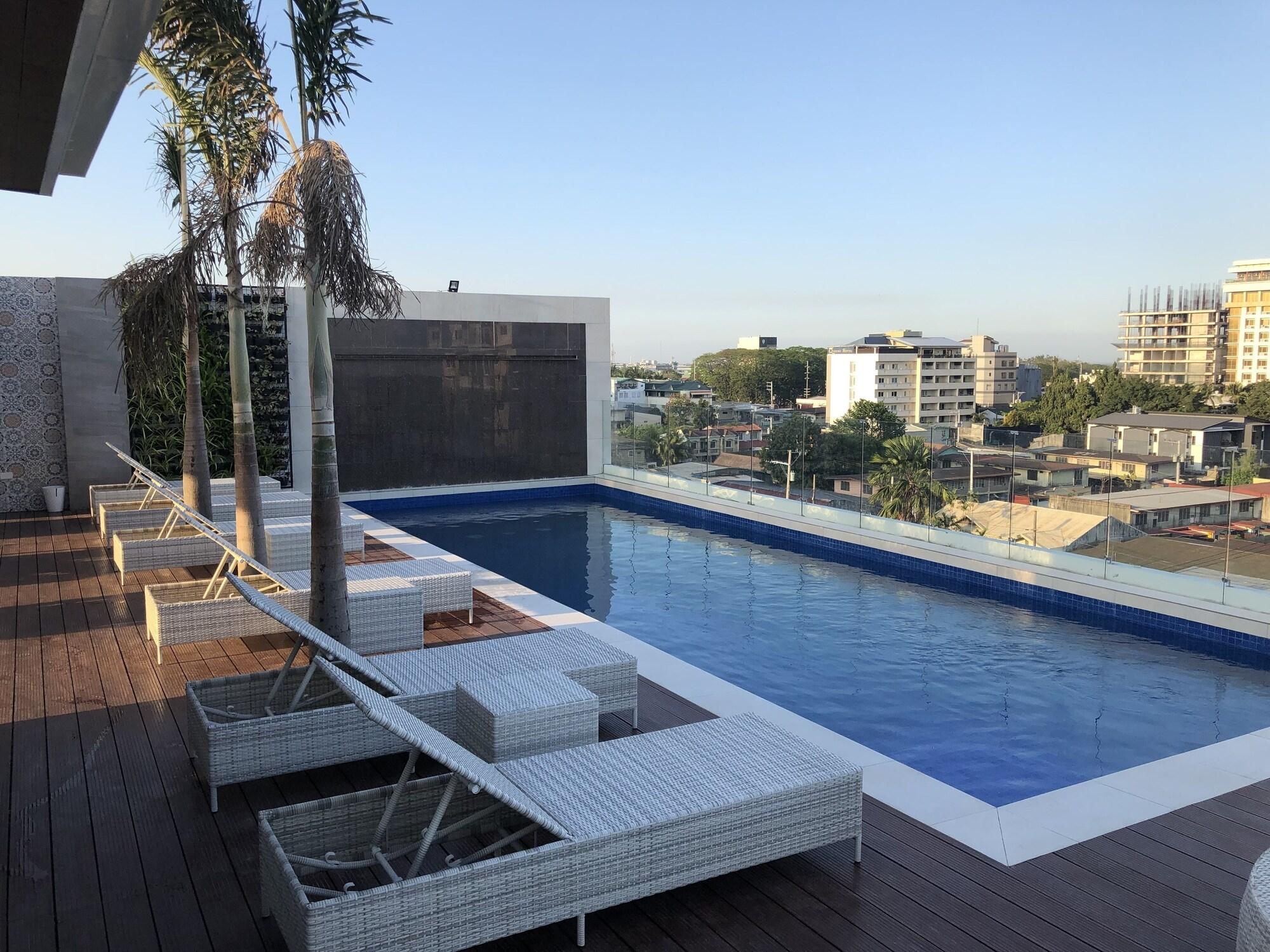 Varios Apollonia Royale Hotel