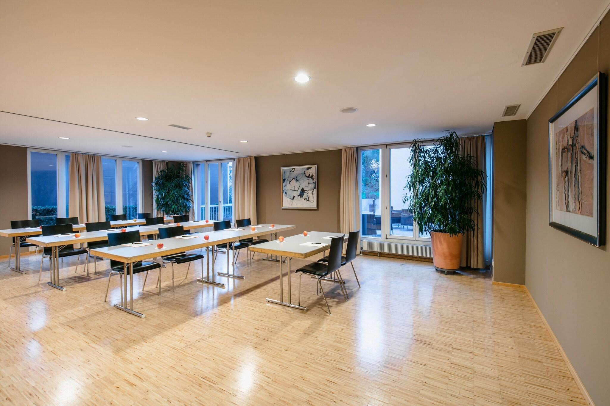 Vista Exterior Montfort - das Hotel