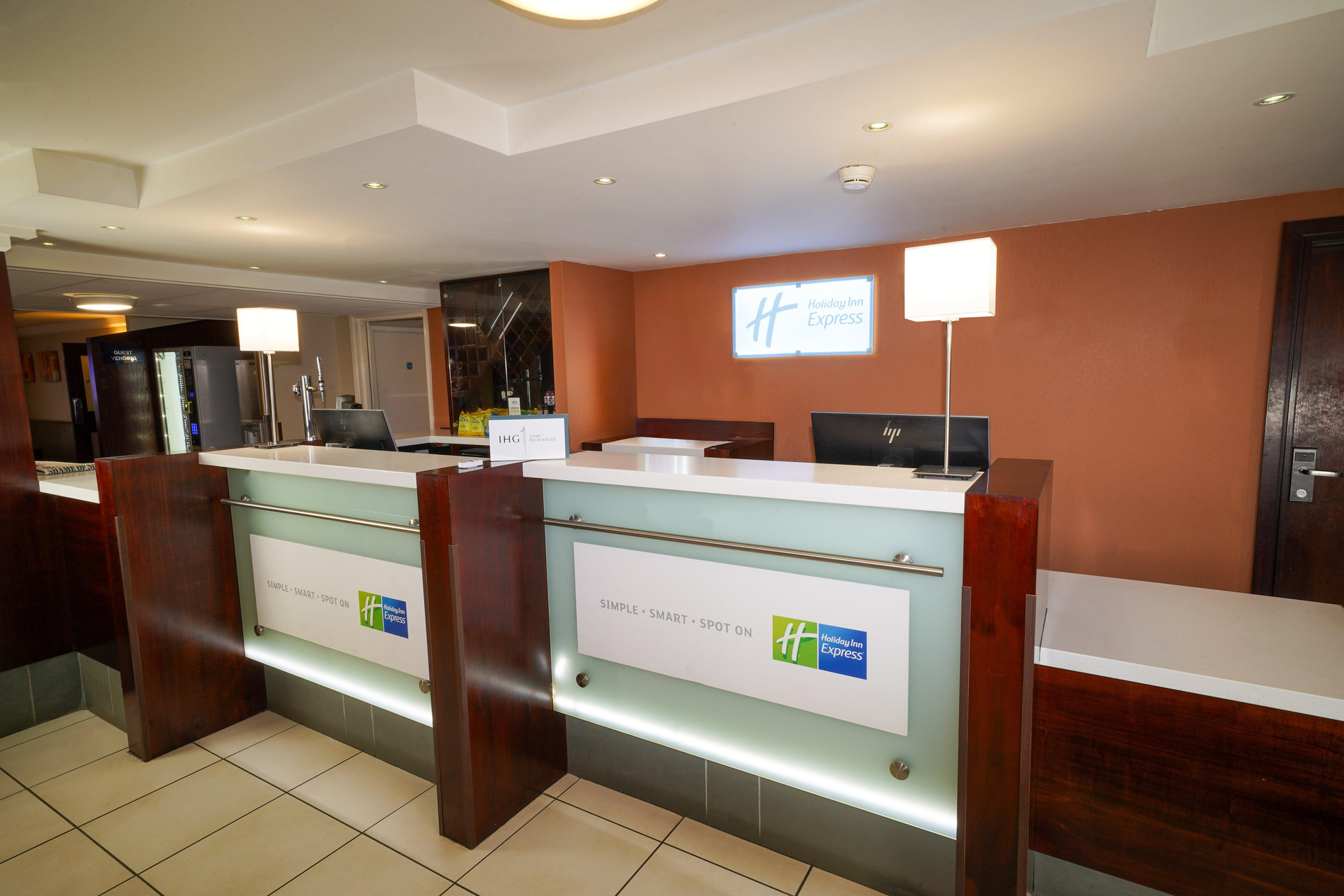 Vista Lobby Holiday Inn Express Glenrothes by IHG