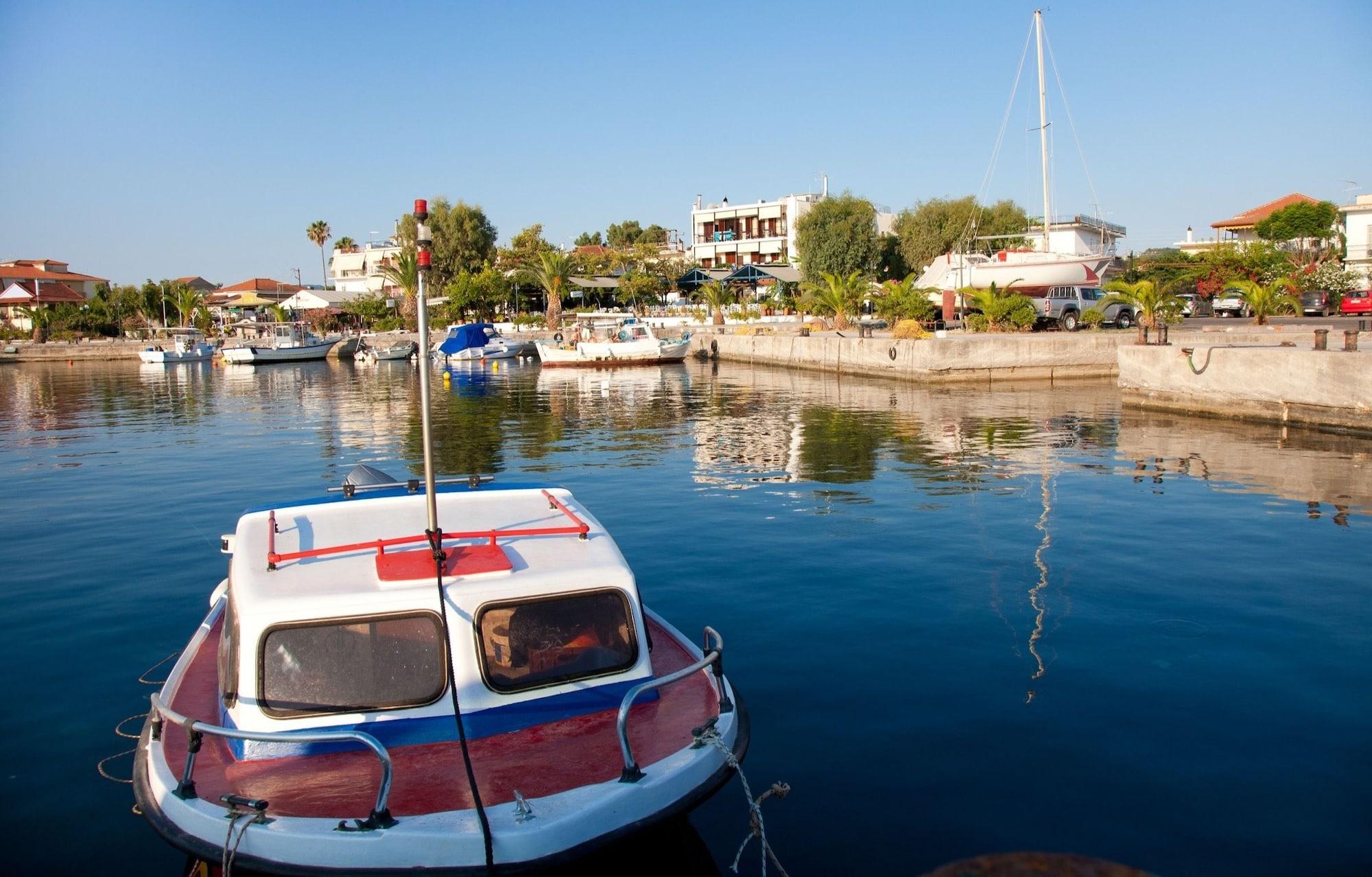 Varios Akroyali Hotel & Villas