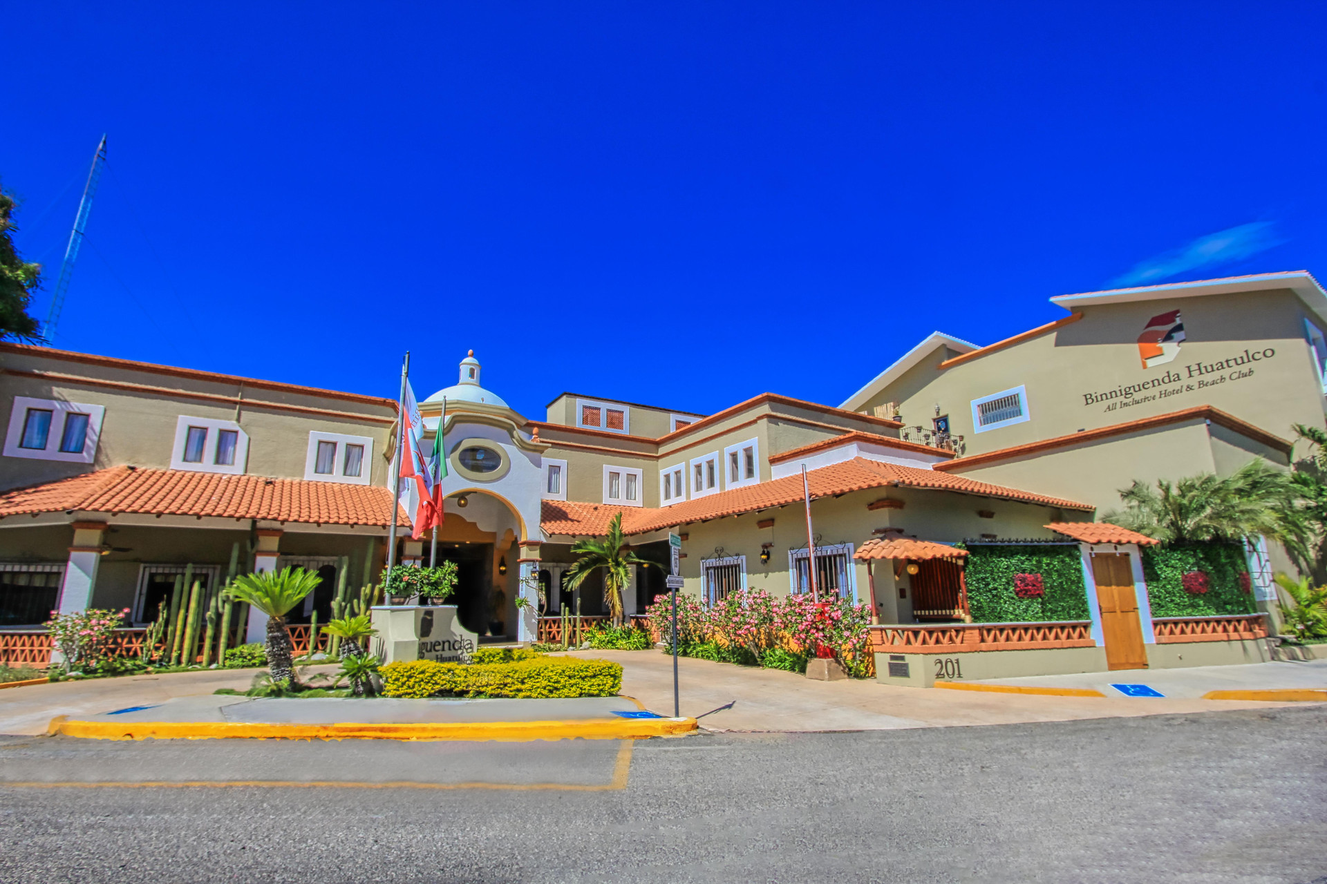 Vista Exterior Binniguenda Huatulco All Inclusive & Beach Club