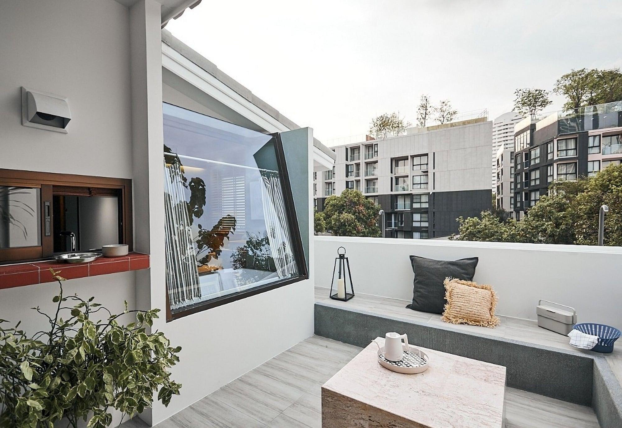 Varios B House 49 Bangkok