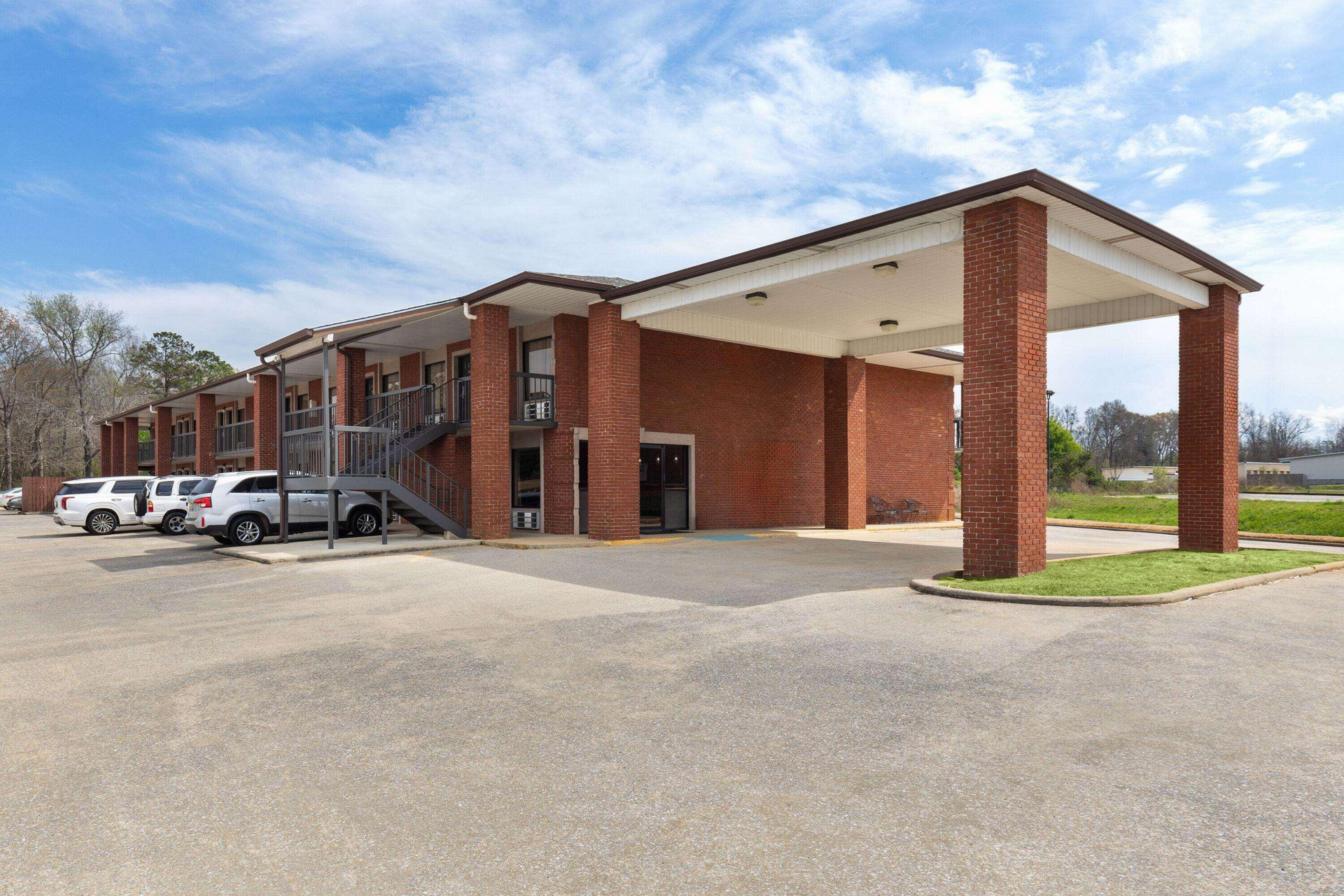 Vista Exterior Days Inn by Wyndham Childersburg