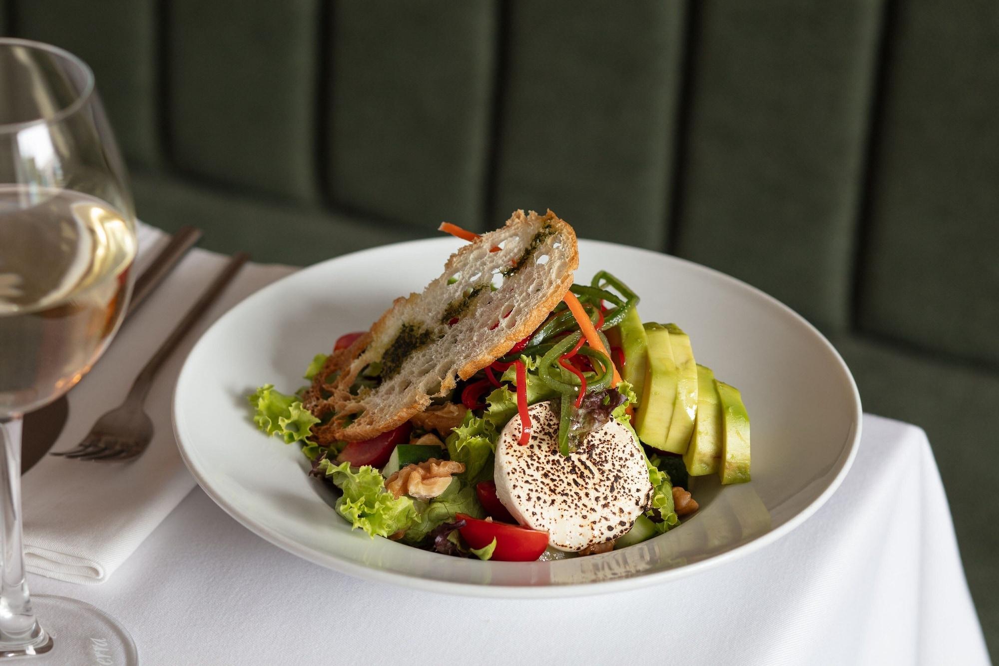 Restaurant Delta Hotels by Marriott Istanbul West