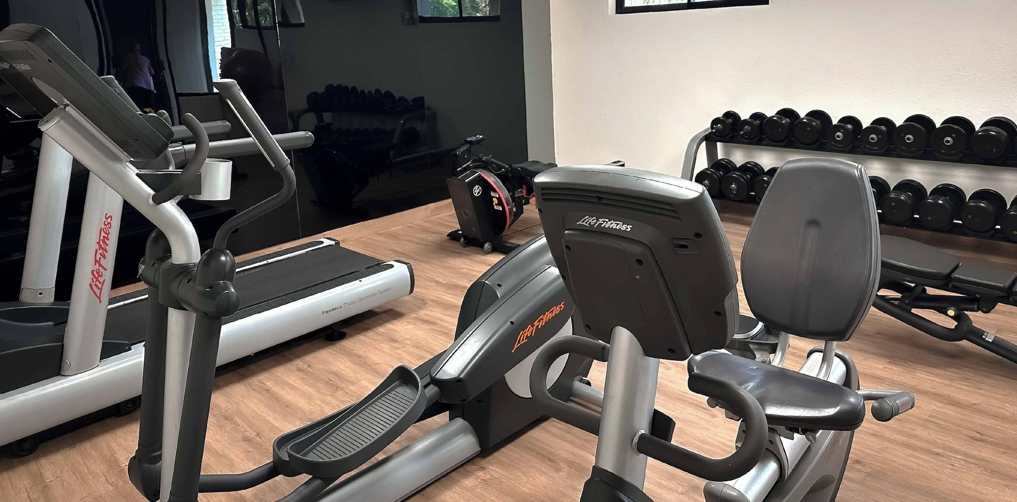 Gimnasio HS HOTSSON Hotel Tampico