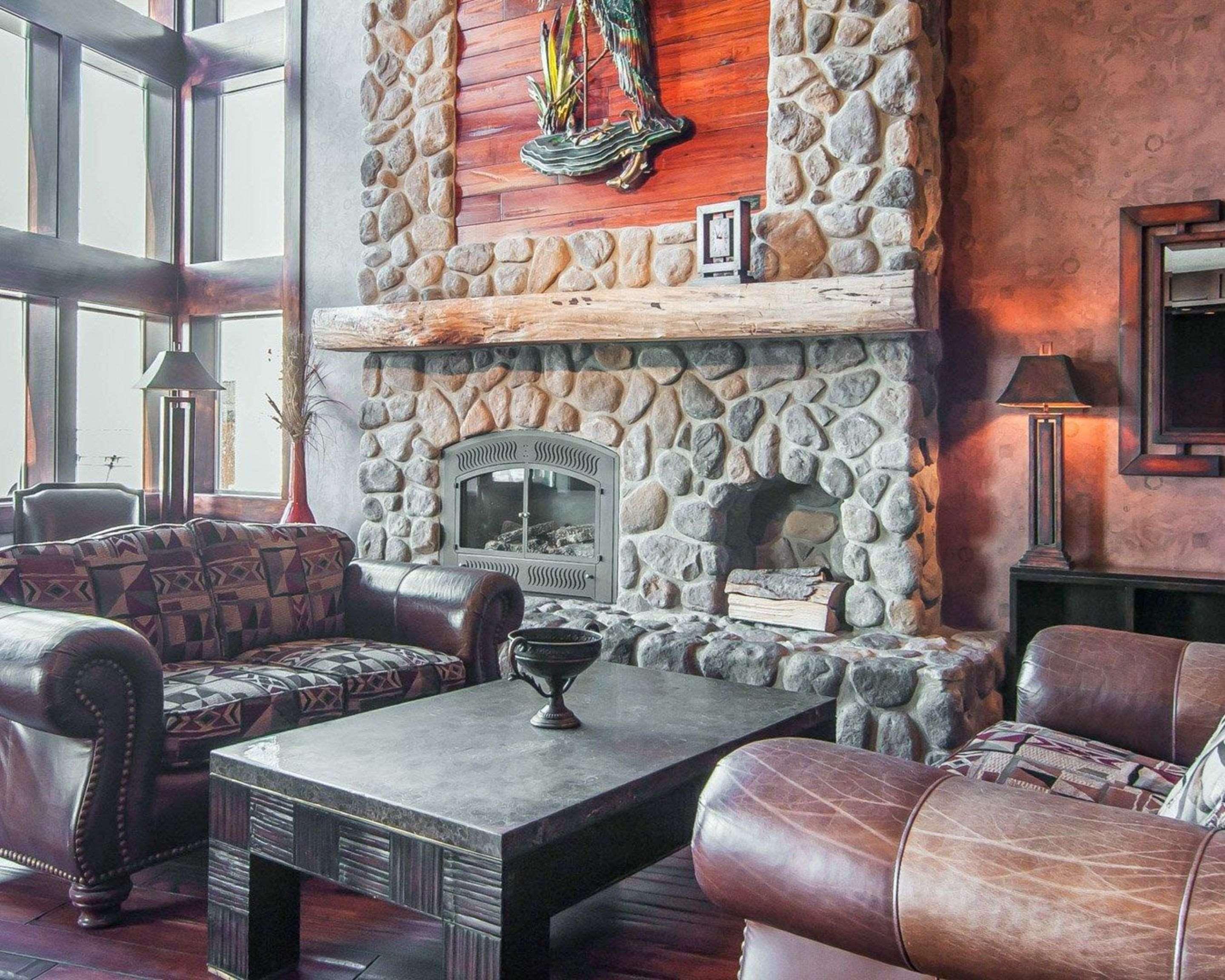 Vista Lobby Kathryn Riverfront Inn, an Ascend Collection Hotel