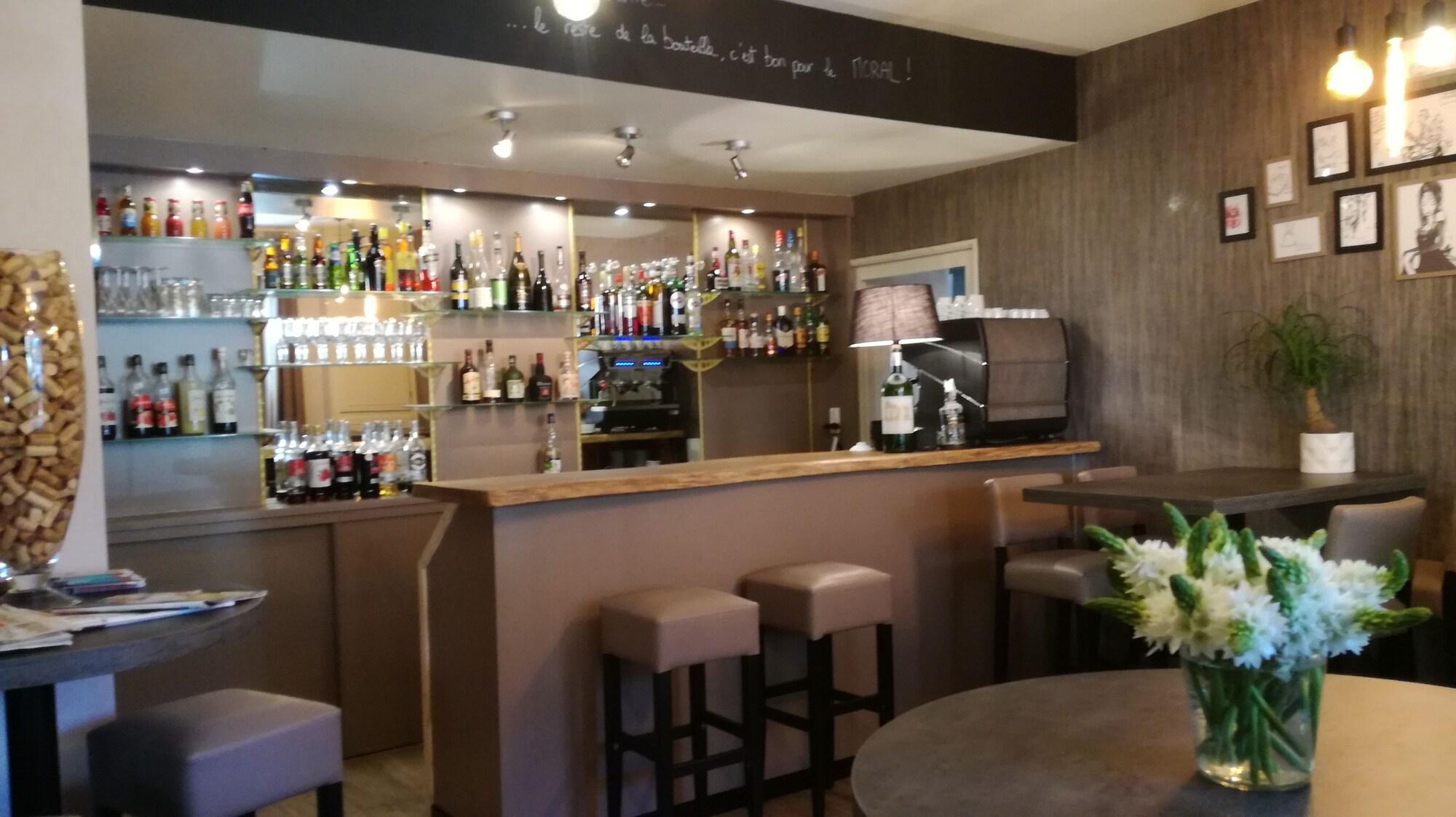 Bar/Salón Hôtel du Sorgia