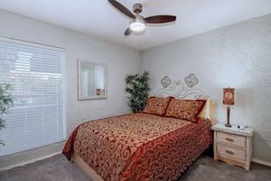 Alquiler Vacacional - ALL REVIEWS are 5-STARS!!! Lakefront + HEATED pool + King & Queen beds