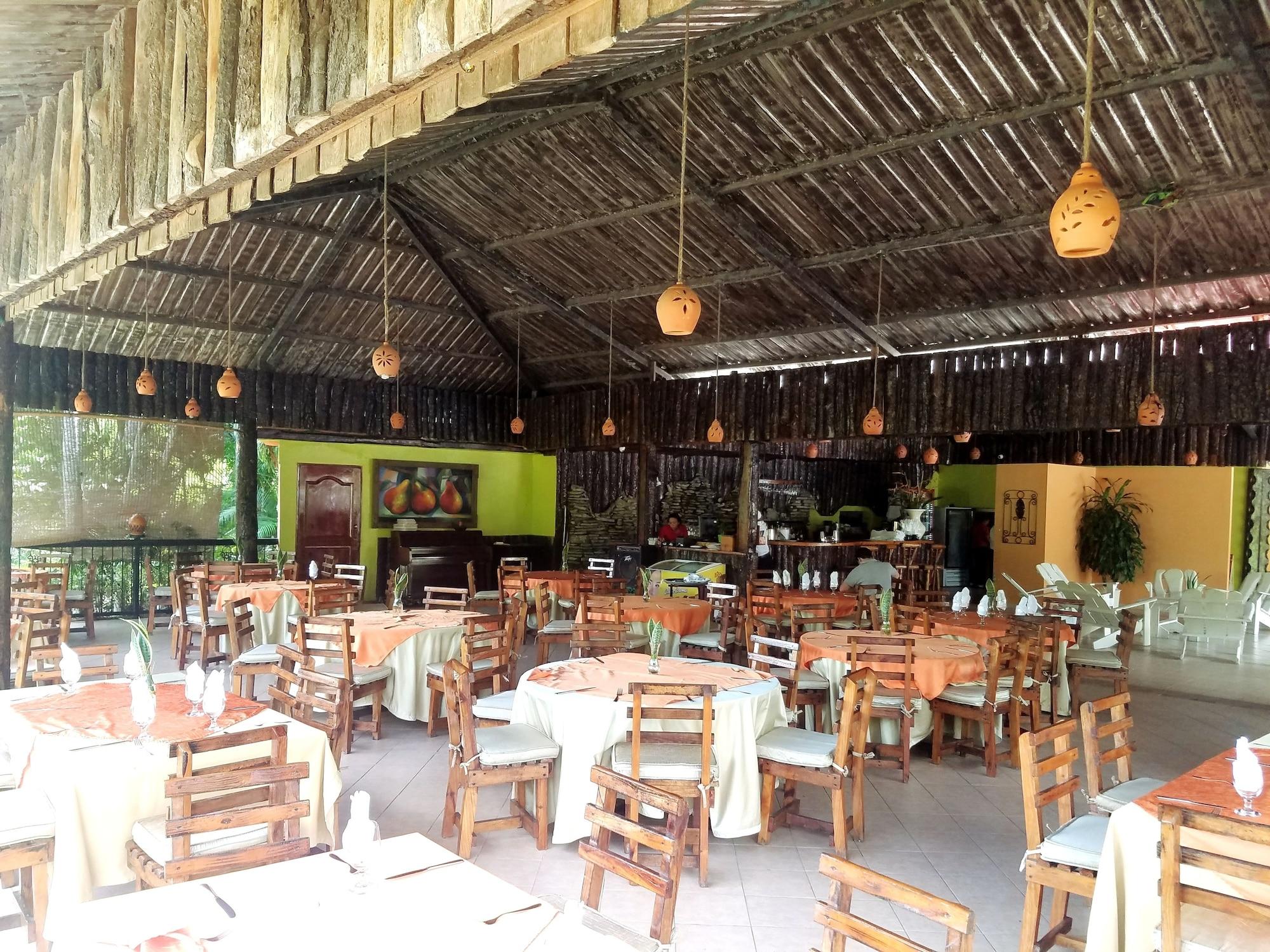 Restaurant Jarabacoa River Club