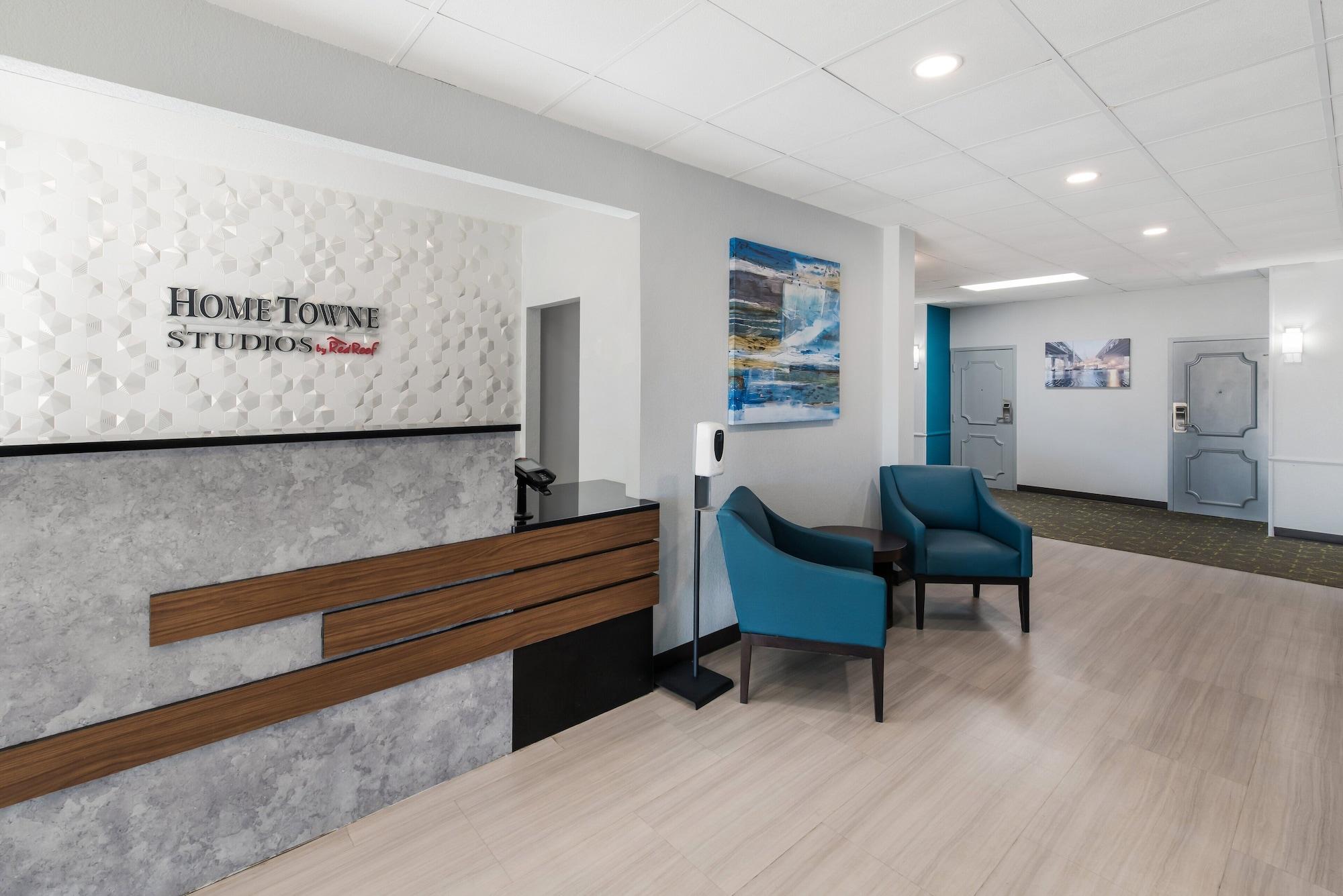Vista Lobby HomeTowne Studios By Red Roof Newport News – Hampton West