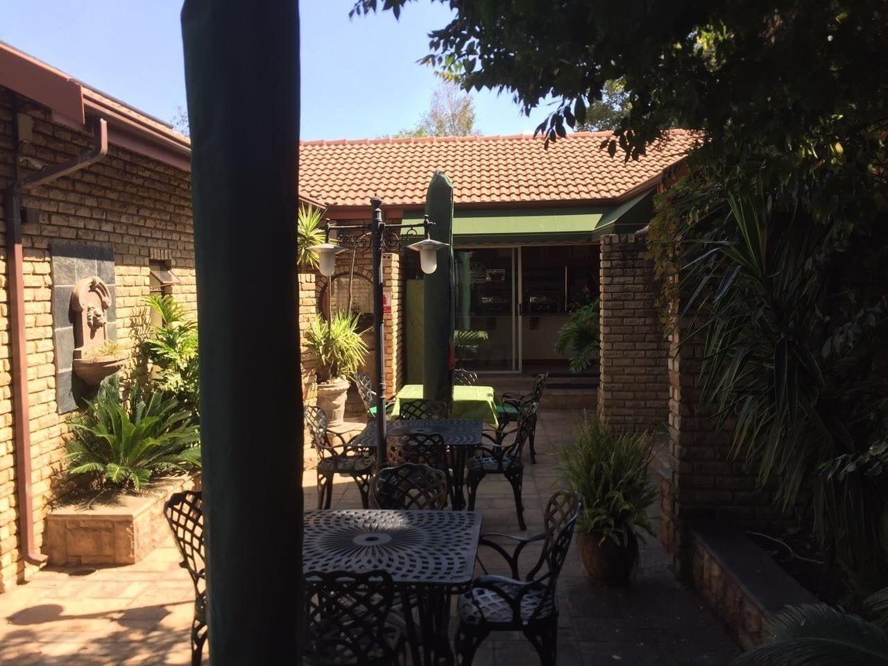 Restaurant Le Cozmo Guest House