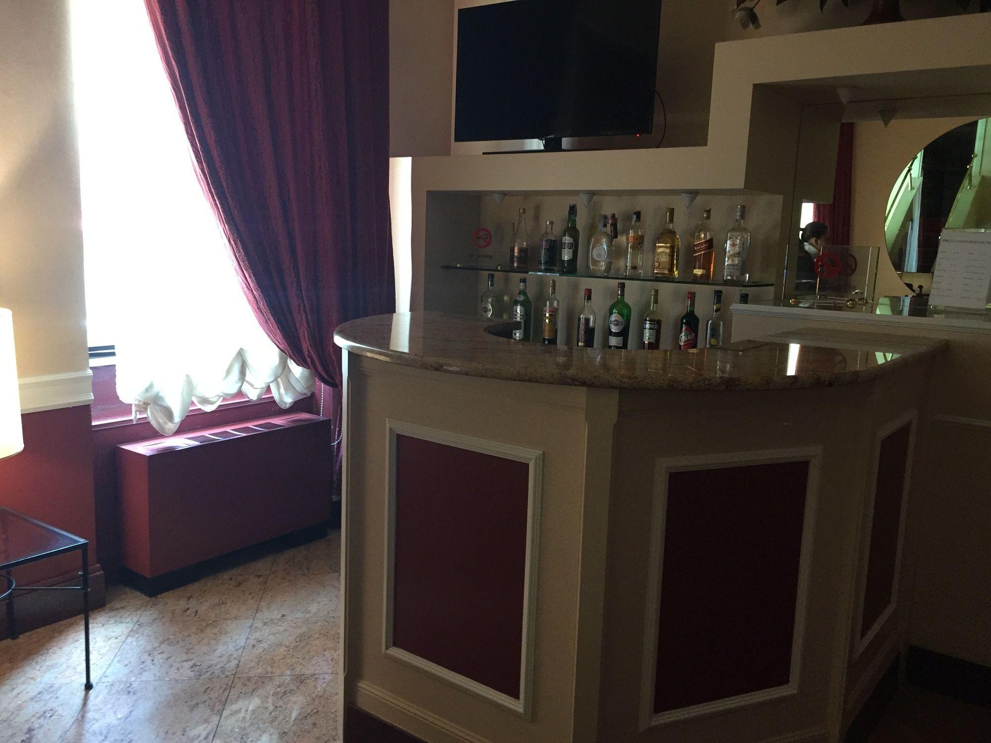 Bar/Salón Hotel Garda