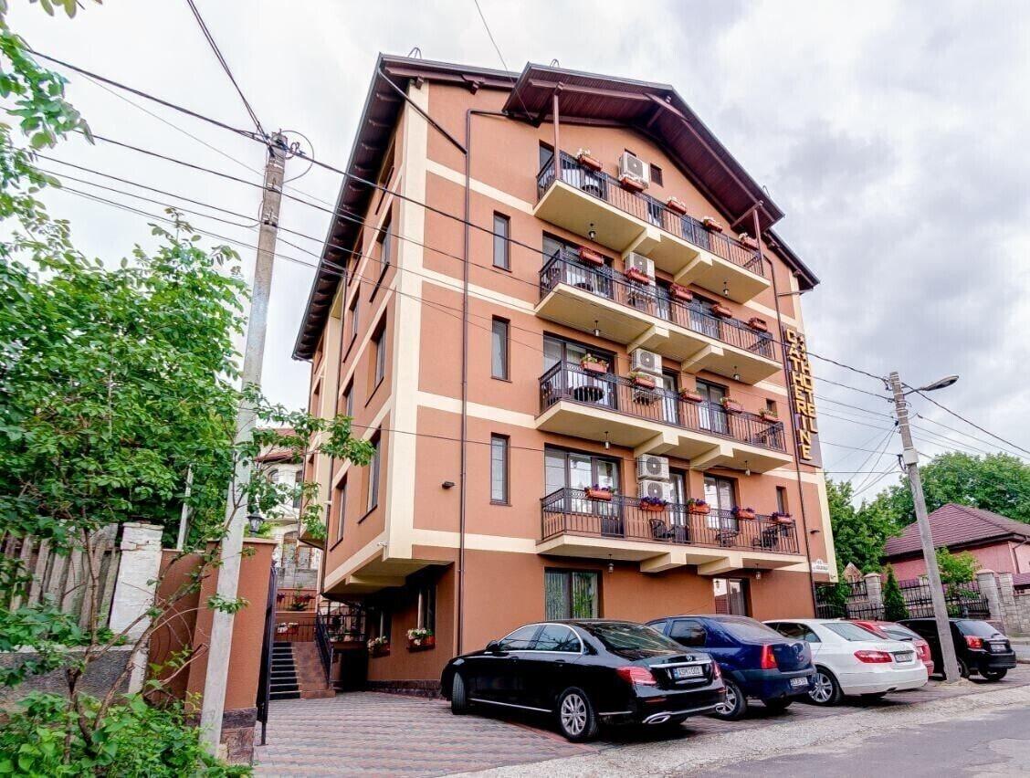 Varios Catherine Hotel