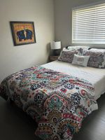 Alquiler Vacacional - Renovated home in Naples with screened porch and fenced in back yard