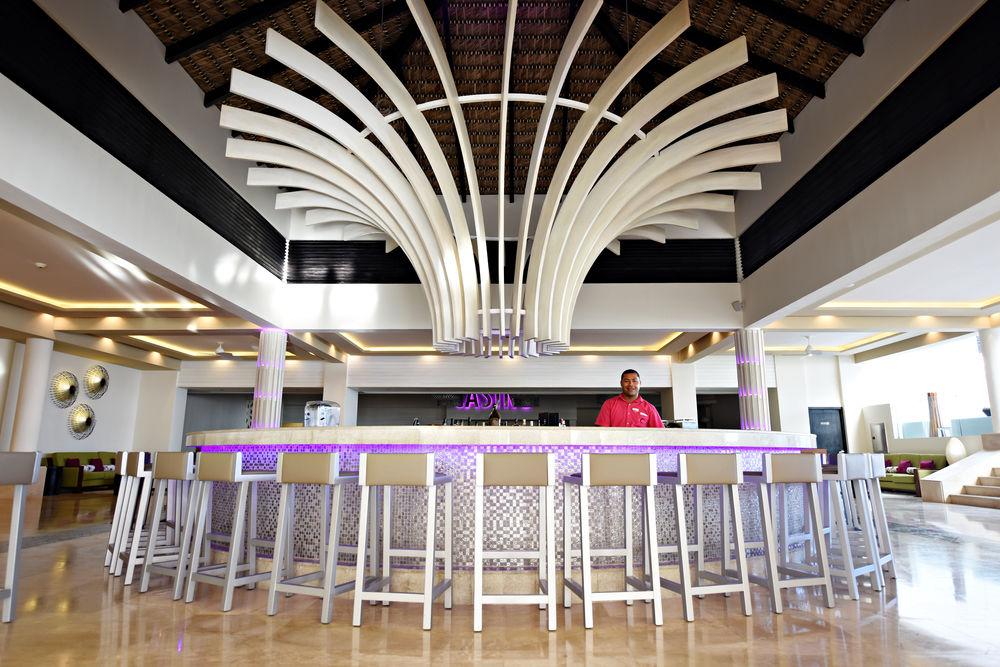 Bar/Lounge Royalton CHIC Punta Cana, An Autograph Collection All-Inclusive Resort & Casino Adults Only