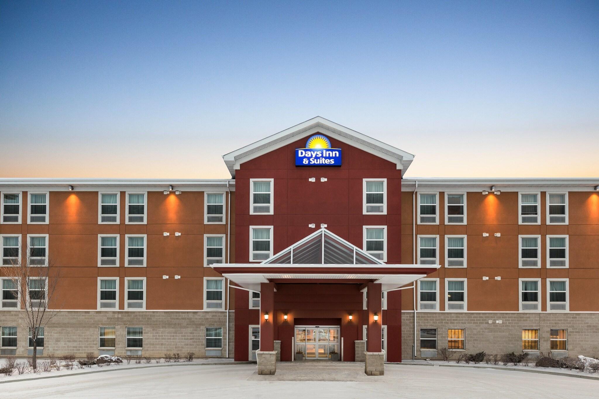 Vista Exterior Days Inn & Suites by Wyndham Sherwood Park Edmonton