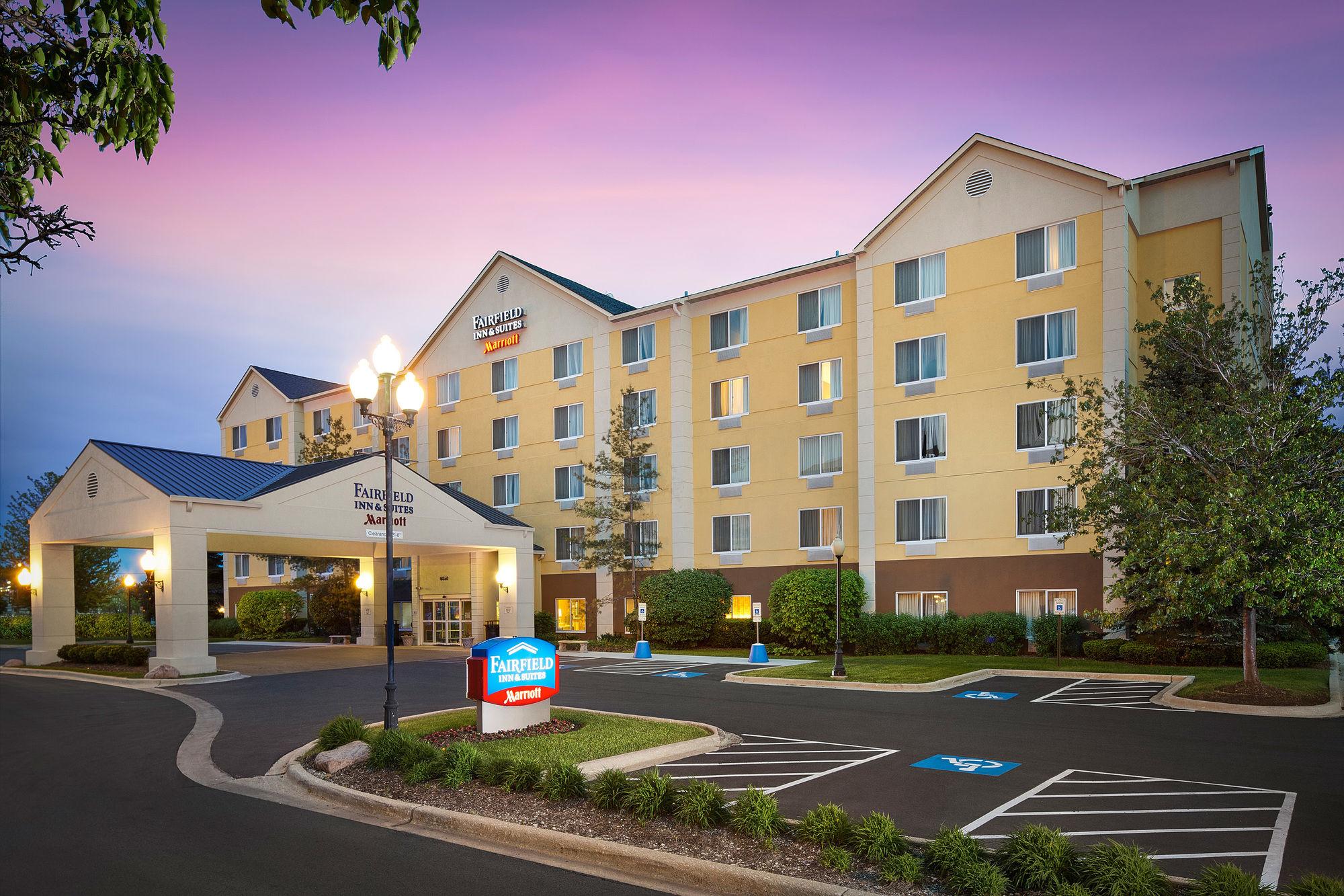 Variados (as) Fairfield Inn and Suites by Marriott Chicago Midway Airport