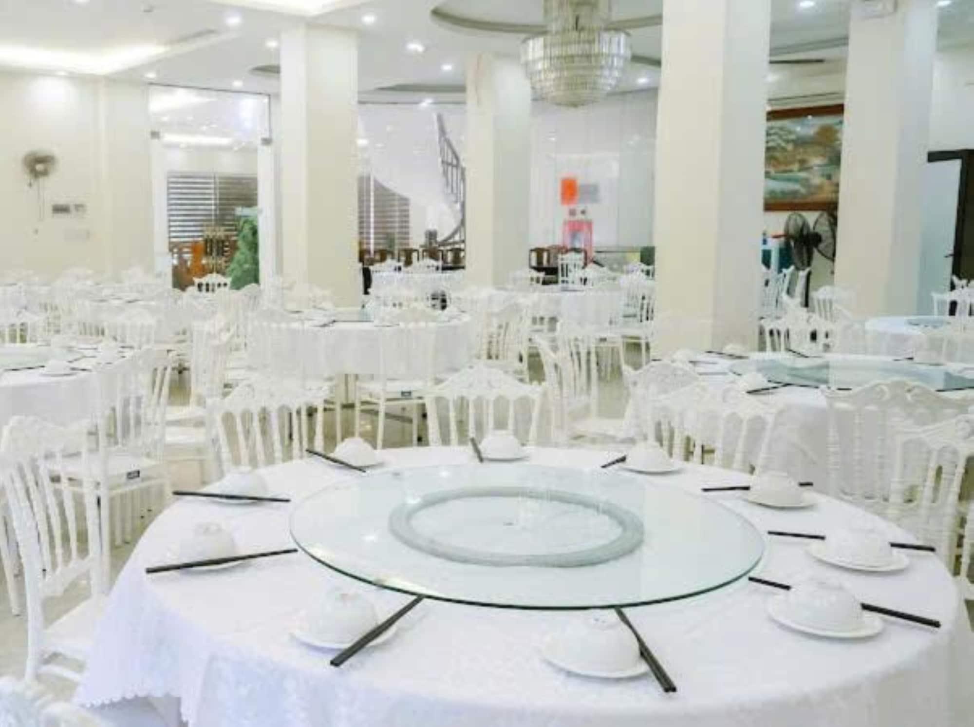 Restaurant Kinh Bac Hotel Hai Tien