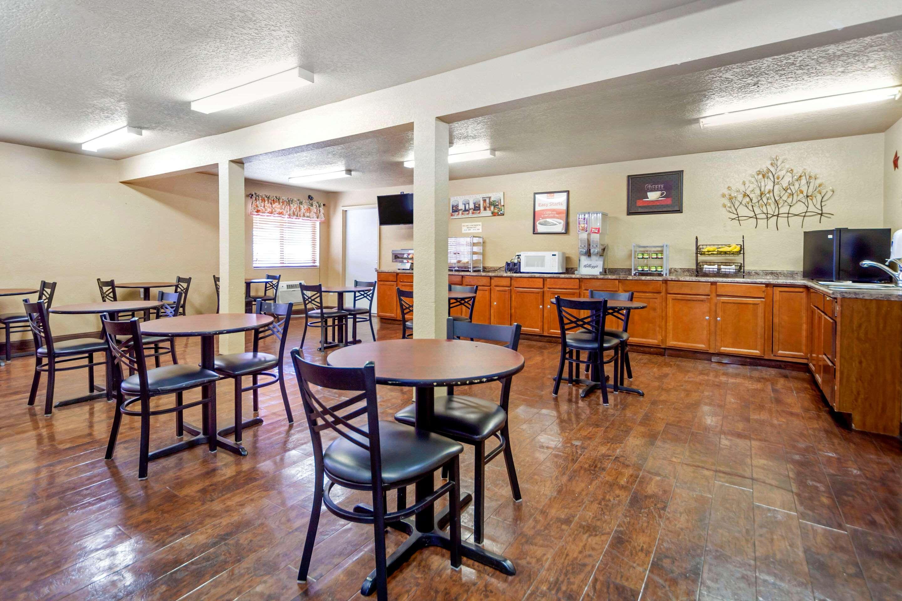Restaurant Econo Lodge Black Hills