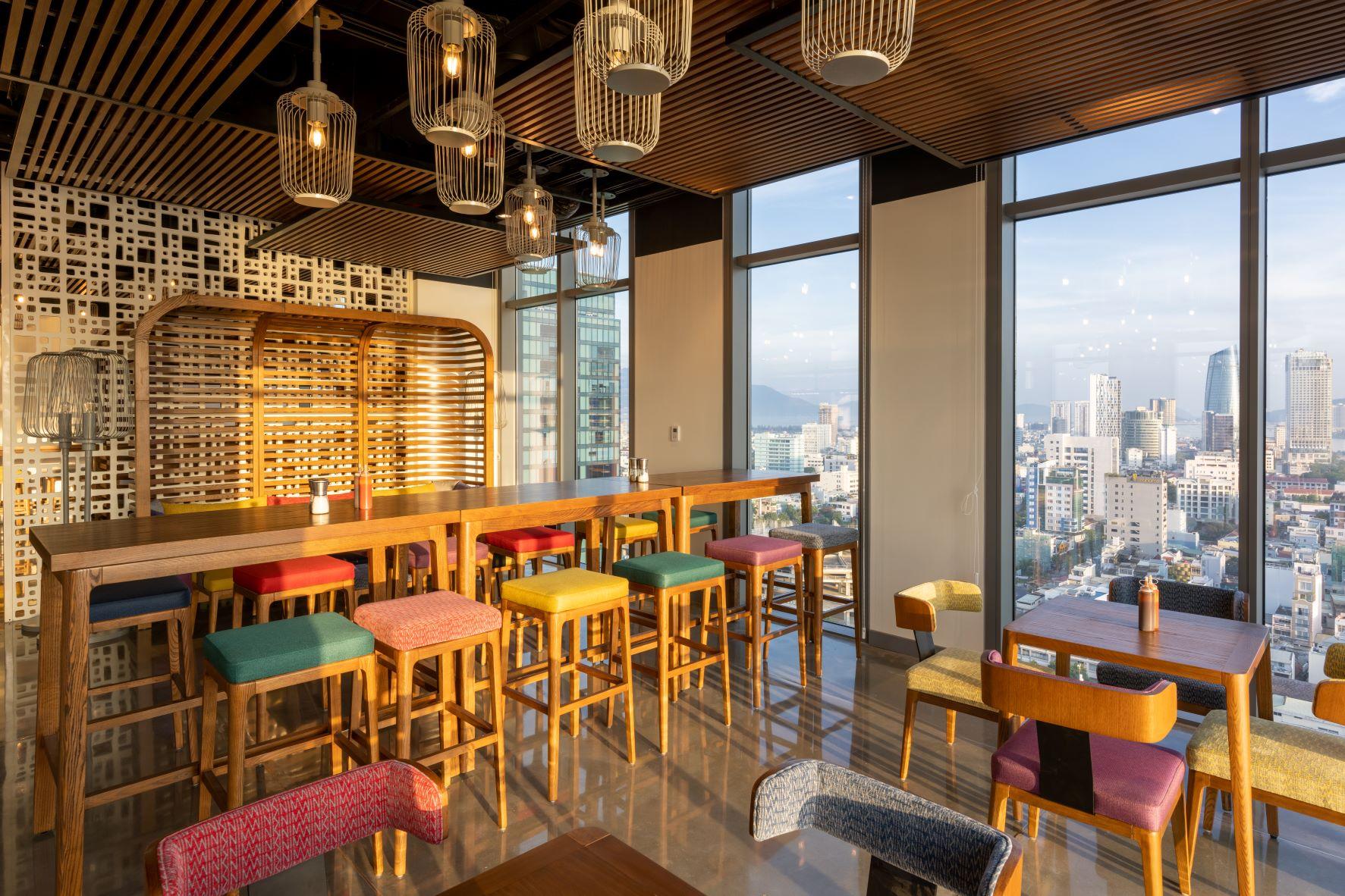 Restaurant Wink Hotel Danang Riverside