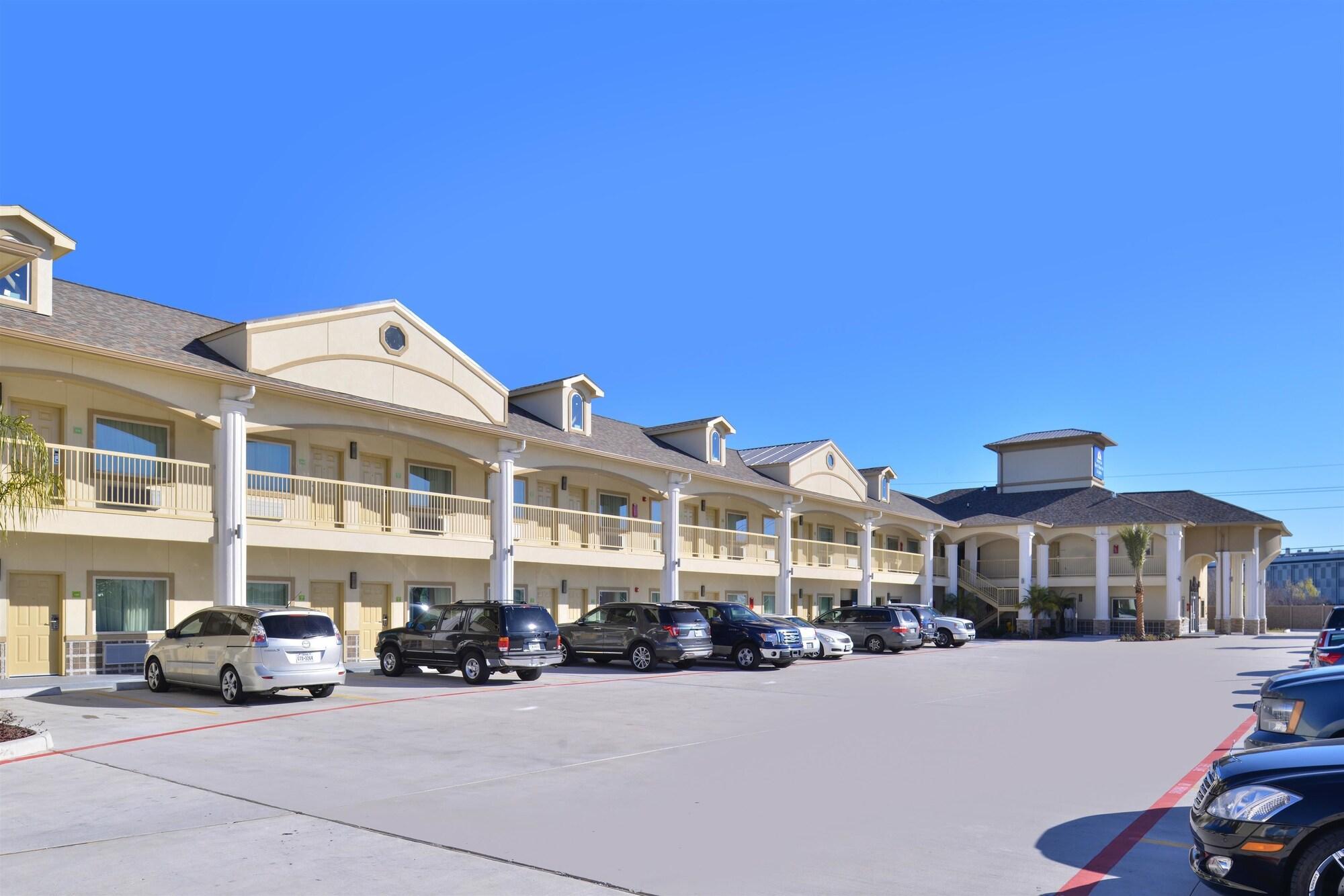 Varios Americas Best Value Inn & Suites Houston at Hwy 6 & Westpark