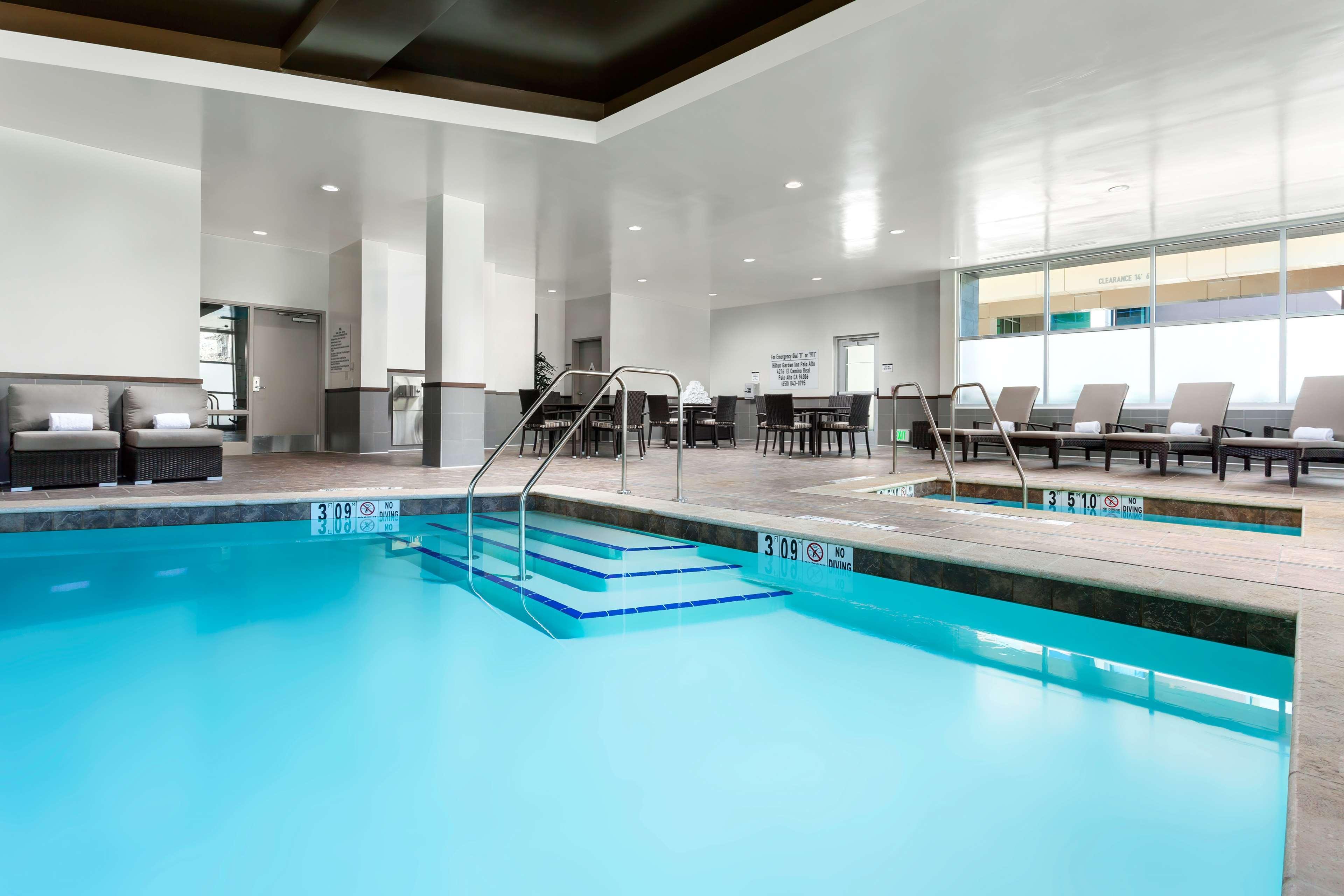 Vista Piscina Hilton Garden Inn Palo Alto