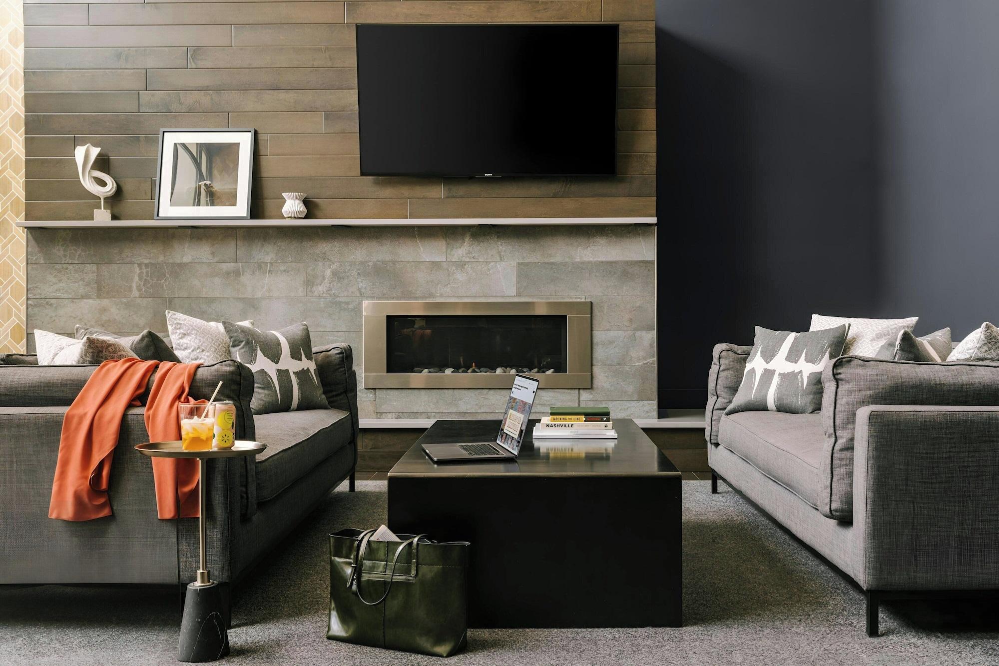 Vista Lobby Sonder by Marriott Bonvoy Village 21 Apartments Hillsboro Village
