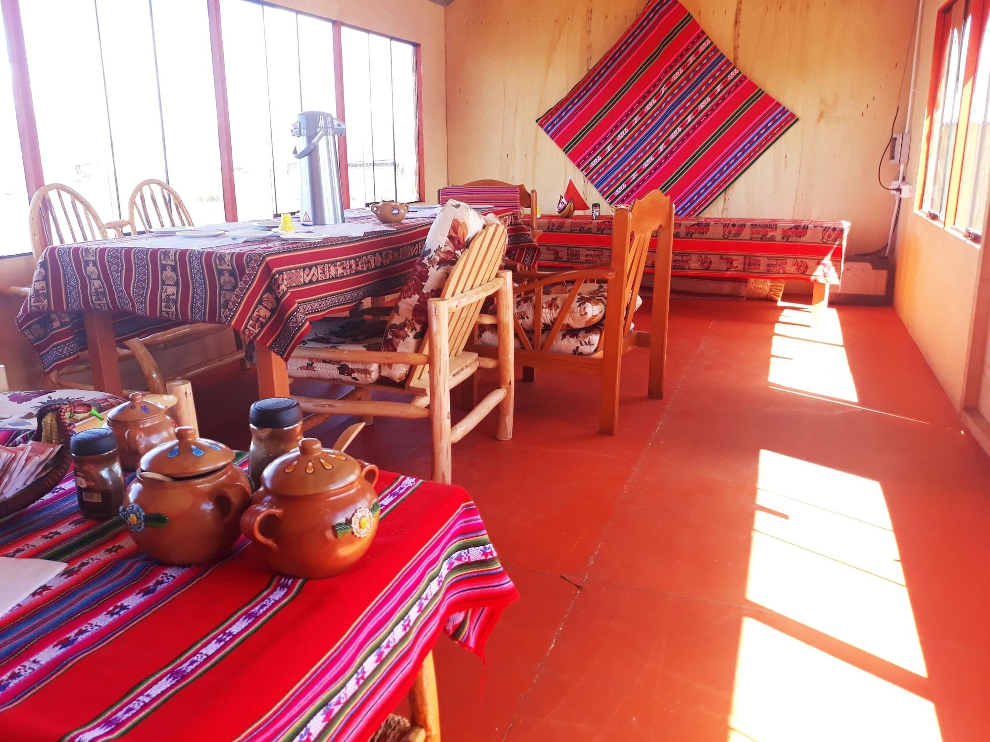 Restaurant Uros Titicaca Uta Lodge