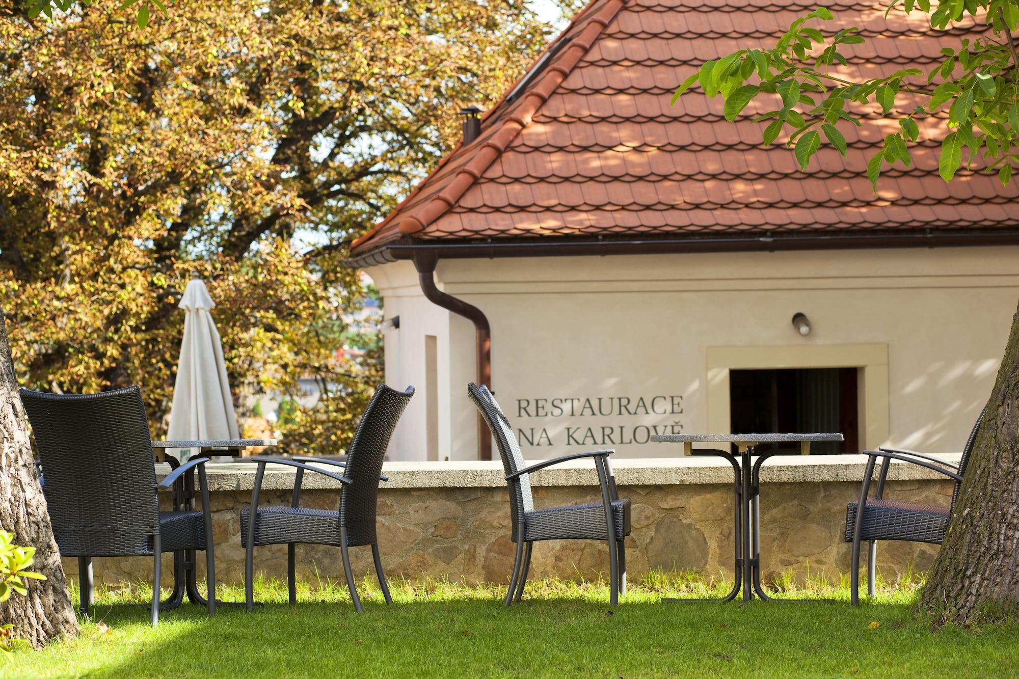 Vista Exterior Bellevue Hotel Benešov