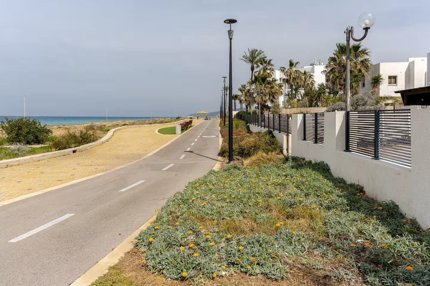 Vista Exterior Gugel Waves Apartments HaAliya 75