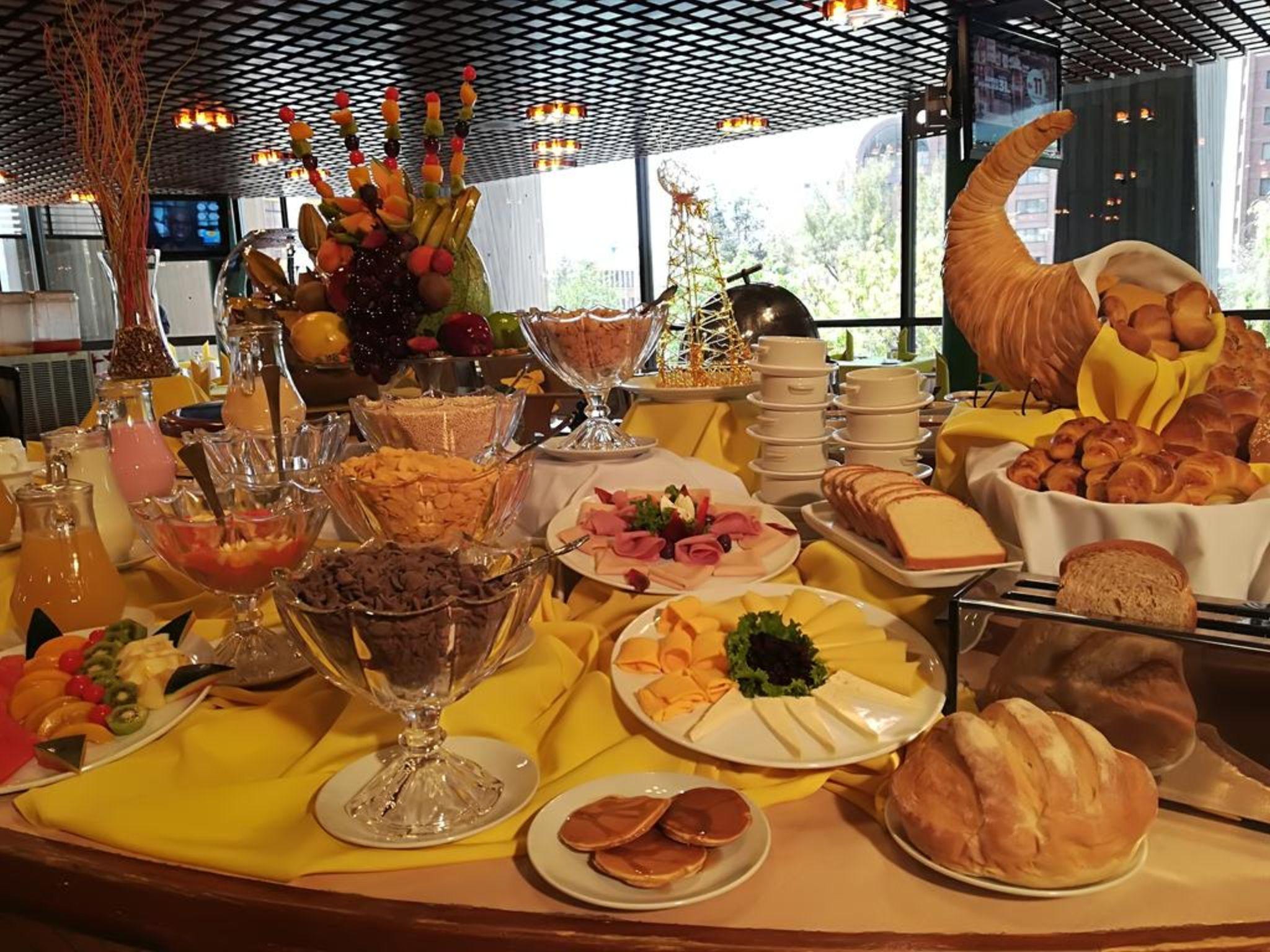 Restaurant Real Plaza Hotel & Convention Center