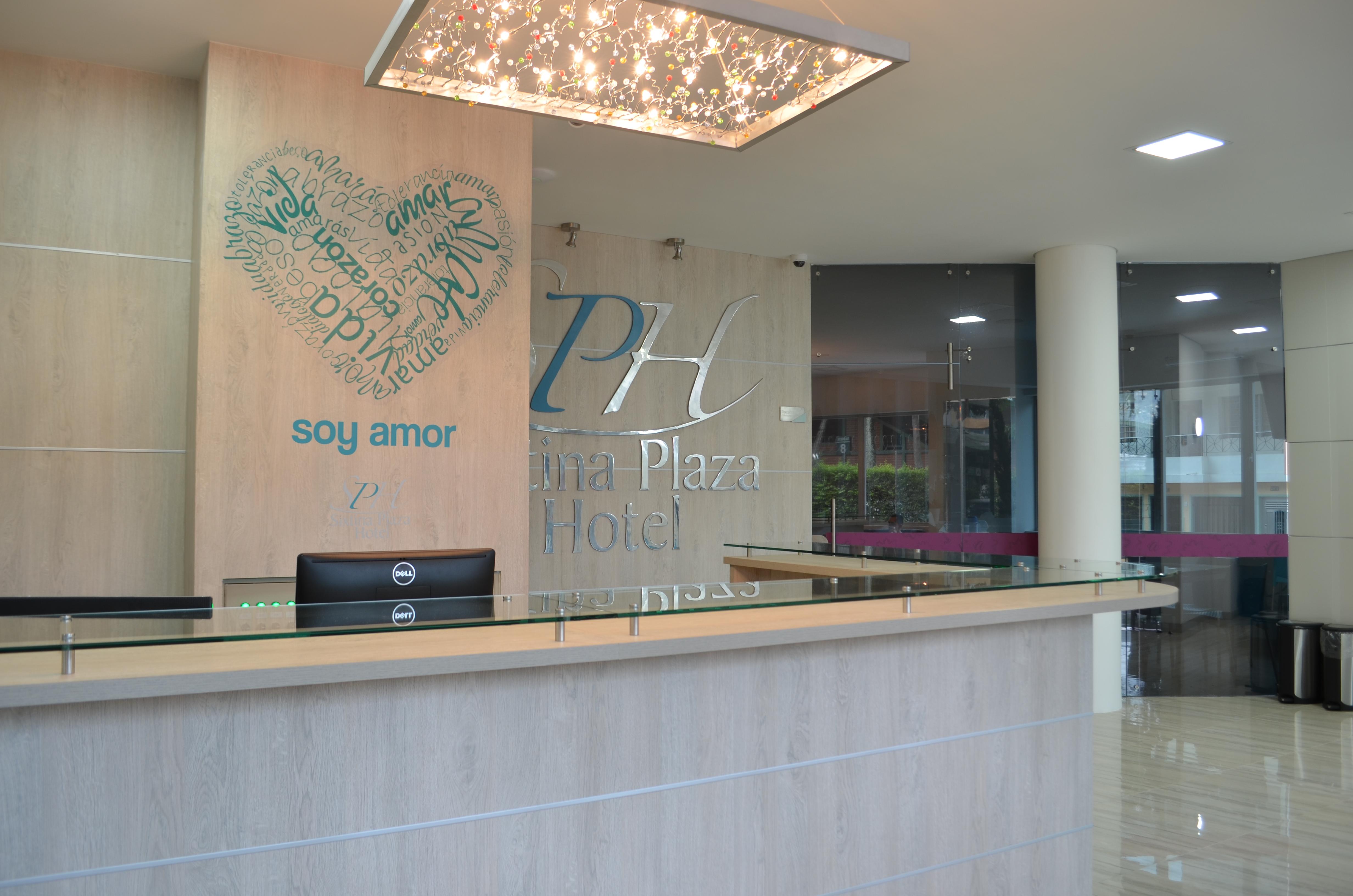 Vista Exterior Sixtina Plaza