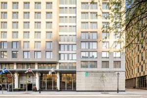 Alojamiento - Embassy Suites Montréal by Hilton