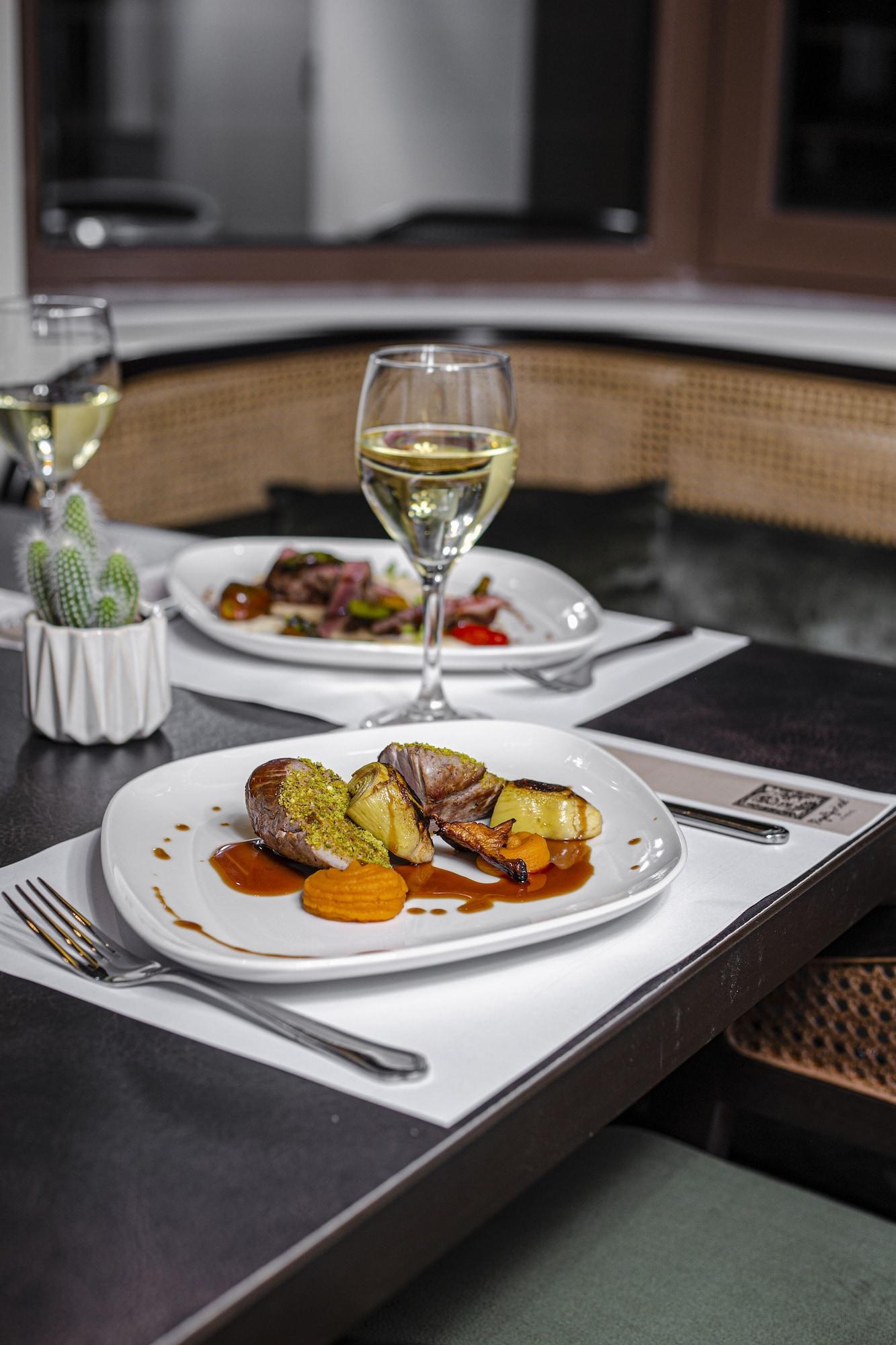 Restaurant Royalty Hotel Athens