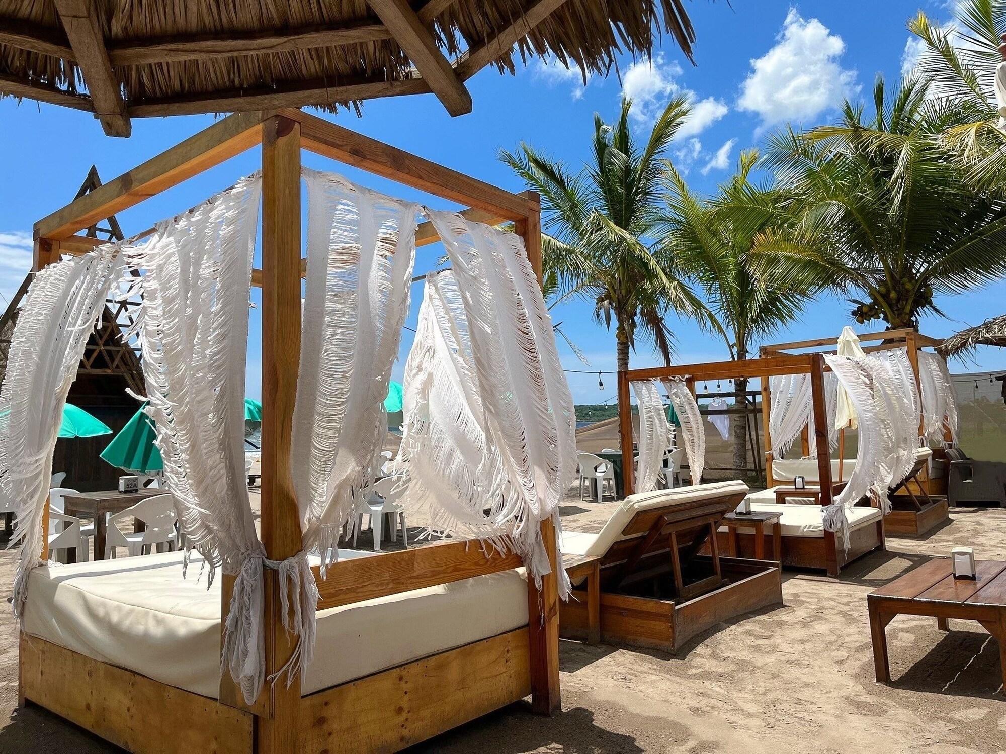 Varios Baos Hotel & Restaurant