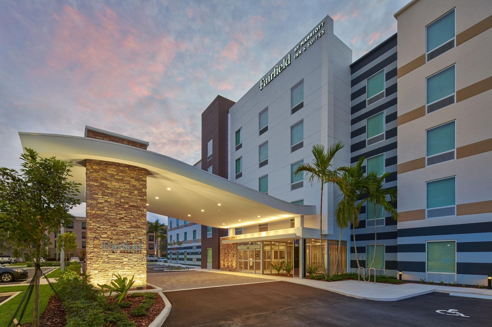 Vista Exterior Fairfield Inn & Suites by Marriott West Palm Beach