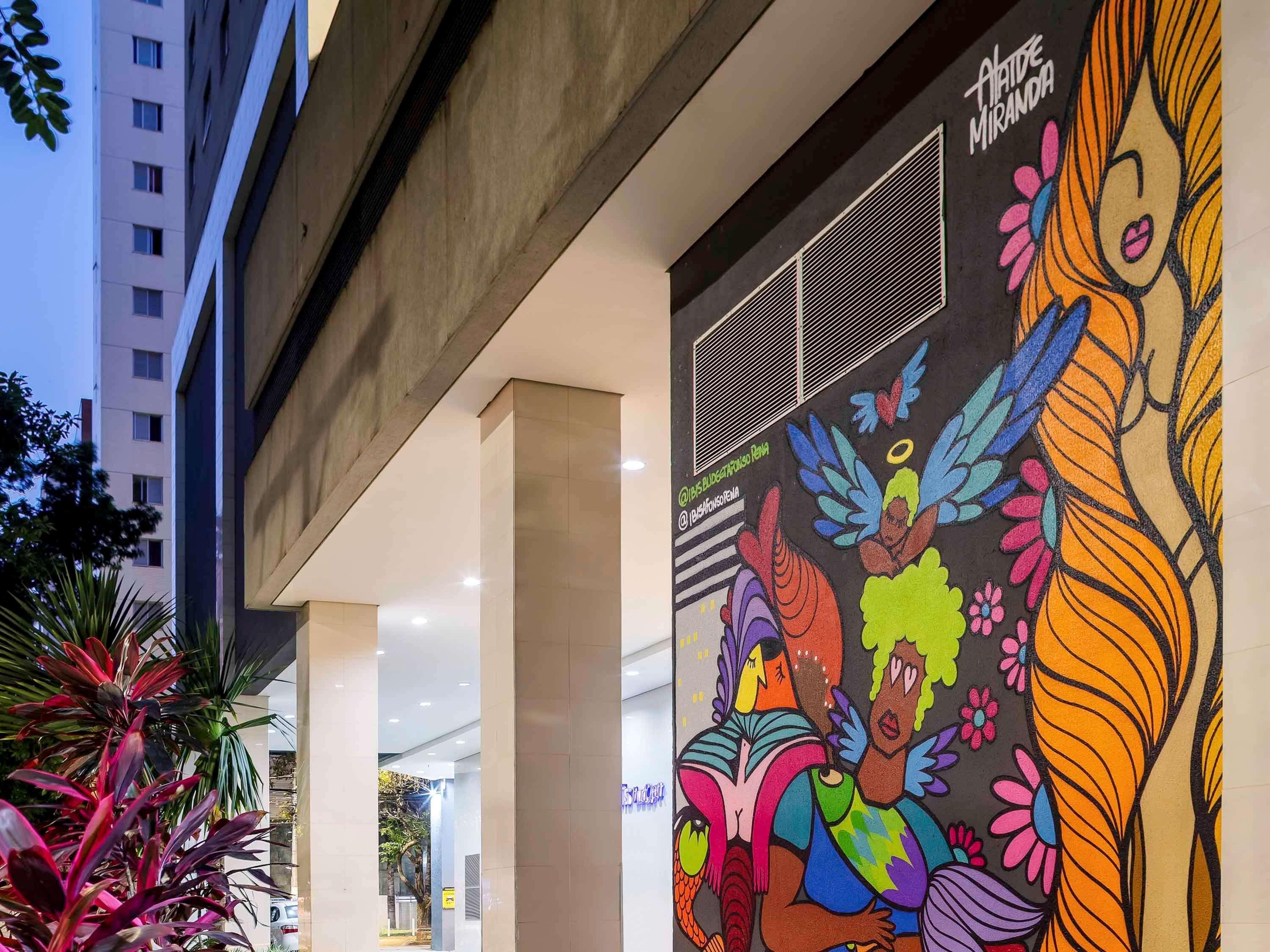 Vista Exterior ibis budget BH Afonso Pena Savassi
